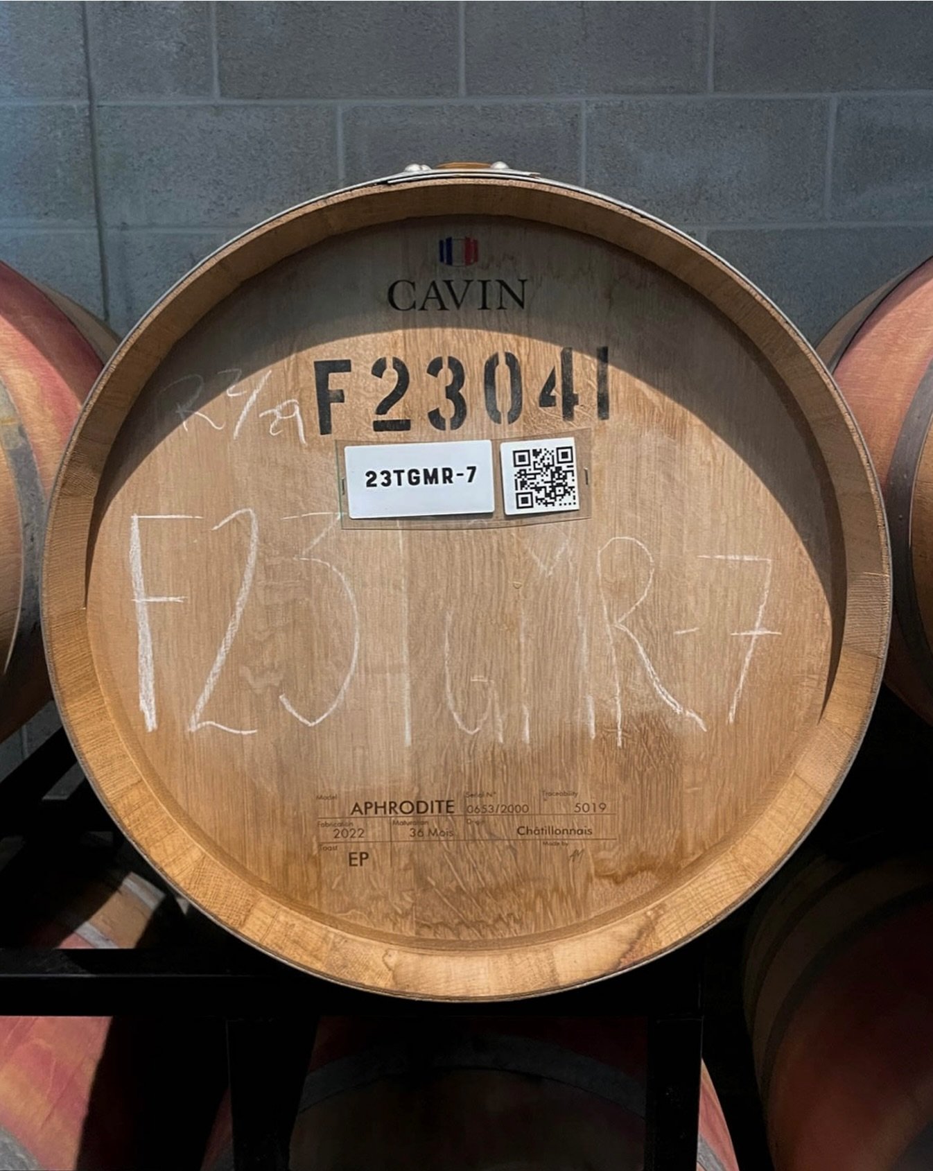Un f&ucirc;t Aphrodite mill&eacute;sime 2022 bien install&eacute; chez Echolands Winery, &agrave; Walla Walla (Oregon). Des for&ecirc;ts du Ch&acirc;tillonnais aux caves am&eacute;ricaines : notre savoir-faire voyage.