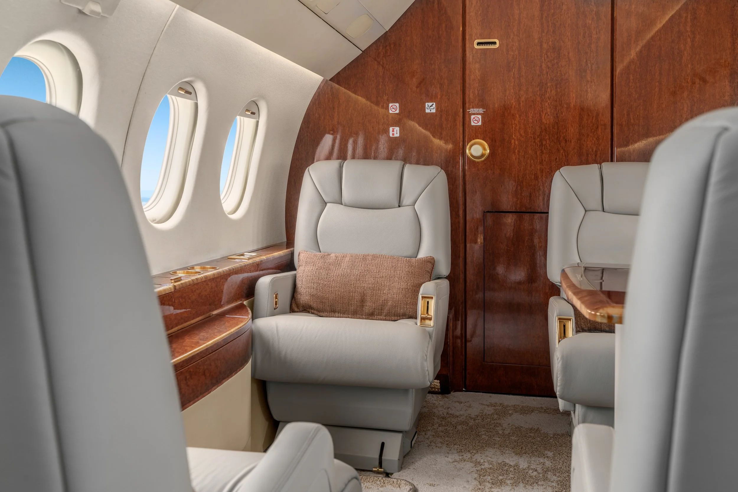 Dassault Falcon 2000 for M4 Aviation