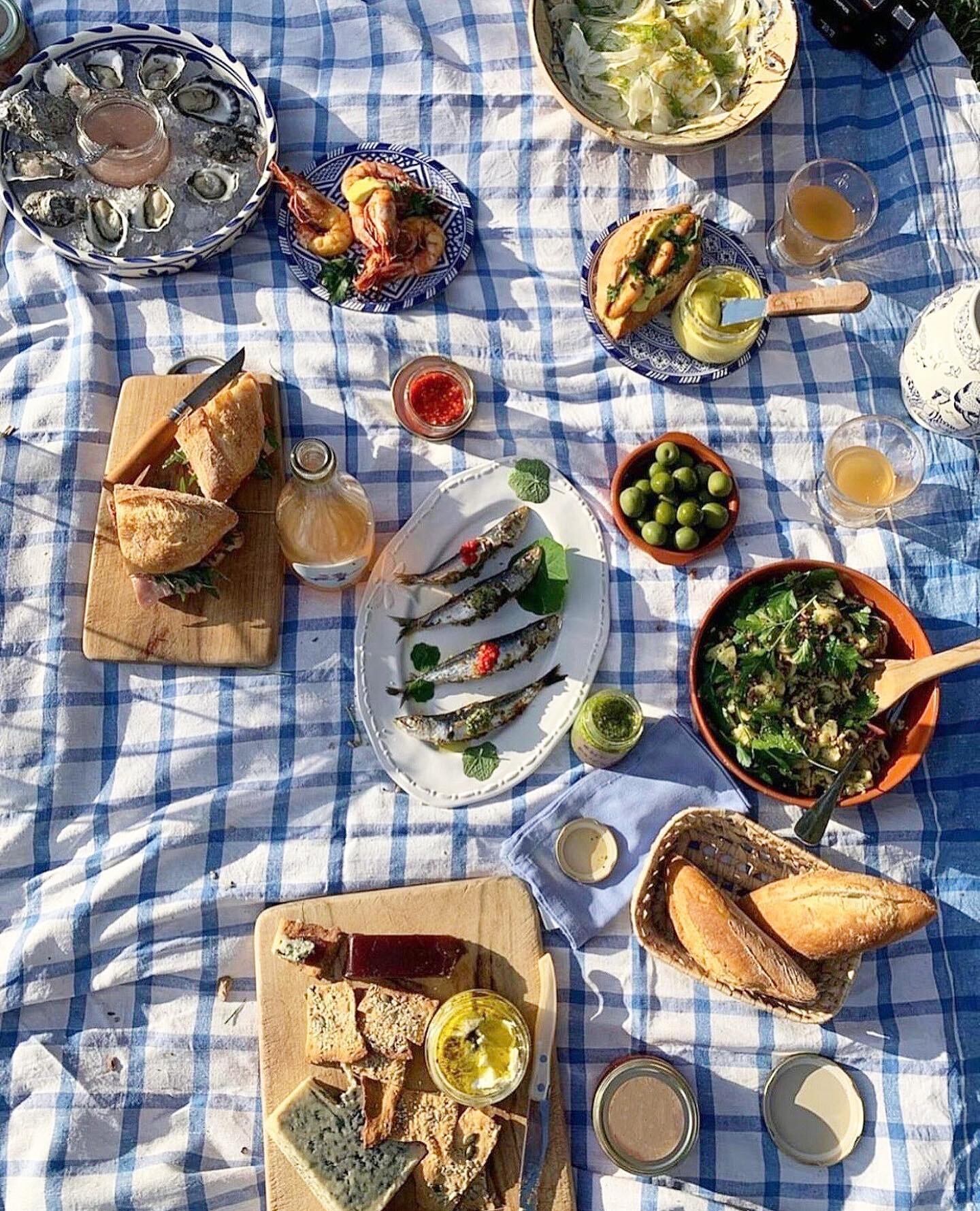 sunday spread&hellip; 
the shop is stocked with all our favorite conserva, sicilian olives, robust olive oils + beautiful picnic essentials - just in time for all your summer spreads. 

i personally love this time of year when everything slows down, 