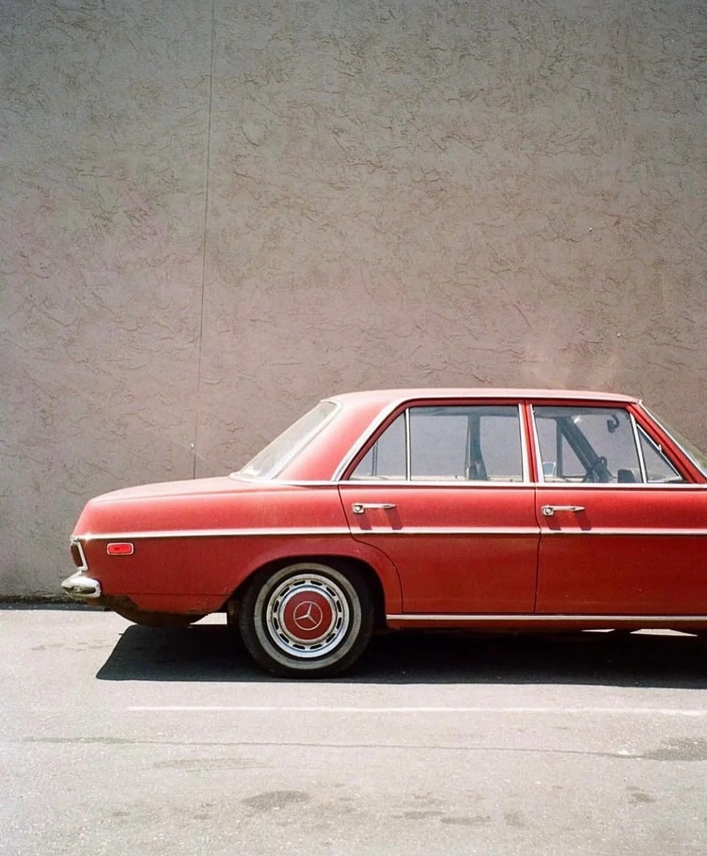 cruisin into november, a personal favorite ❤️ 

&bull;
&bull;
&bull;
#hellonovember #novembermood #fallingintofall #autumnmood #autumnvibes #sweaterweather #denimdays #autumntones #fauxfall #fallinmiami #shoplife #shopgirls #fallfashion #shopkeepers 