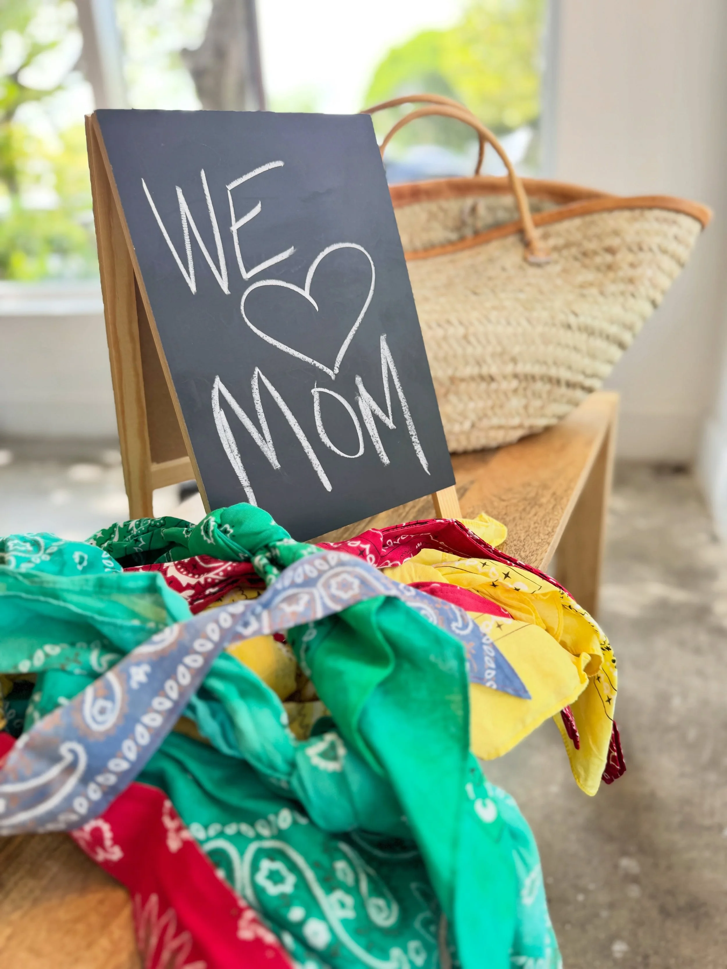 baskets, bandanas, babes (and some boys) celebrating mom 🫶🏼

#mothersday #miamishopping #supportsmallmiami #shoplocalmiami #coconutgrove