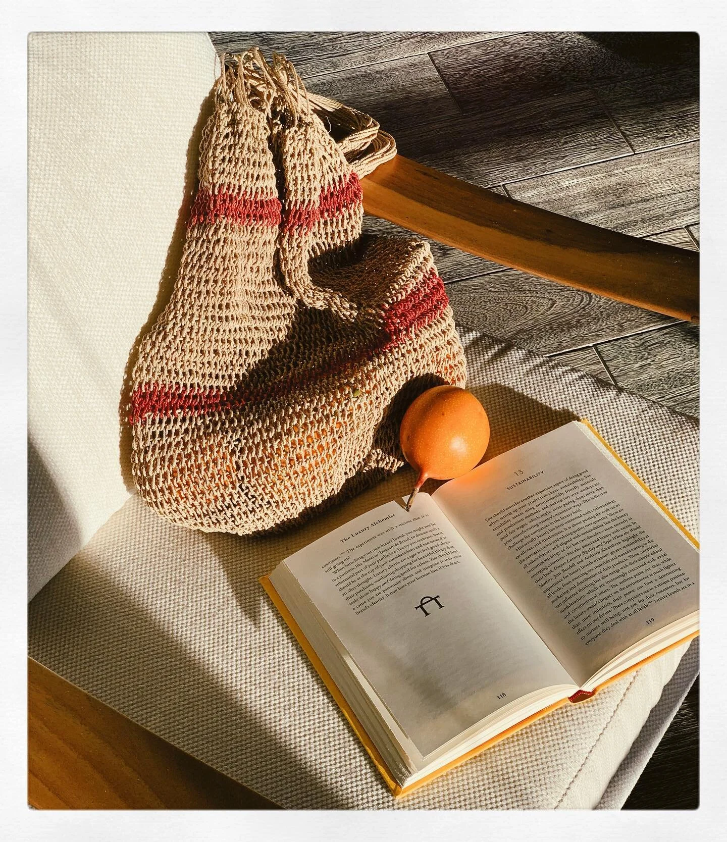 producto local. 
bolso de @carolaofficial__ 
granadilla de carulla
#madeincolombia