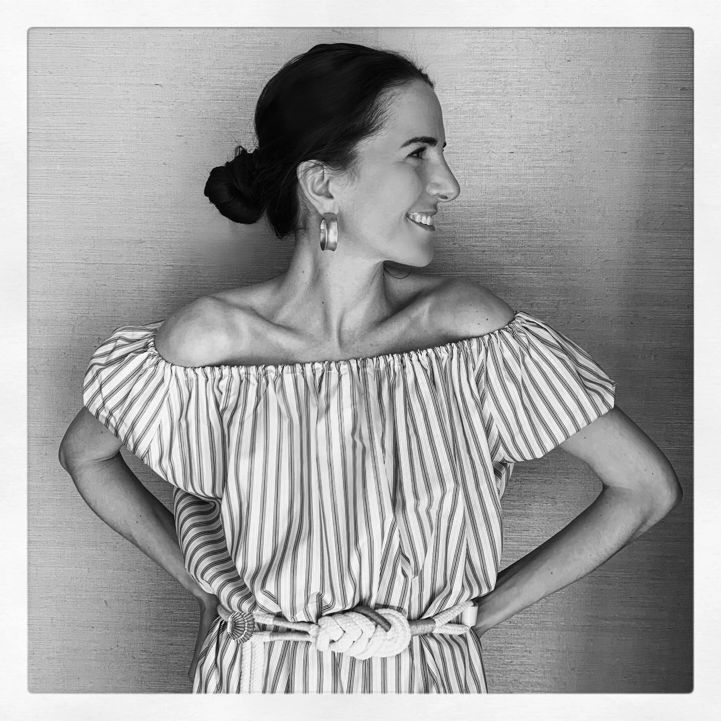 woke up in my nap dress, threw on a belt and some hoops &amp; ready for zoom calls. #lifehacks

nap dress and belt #madeinmexico by @chava_studio and @sandraweilstudio