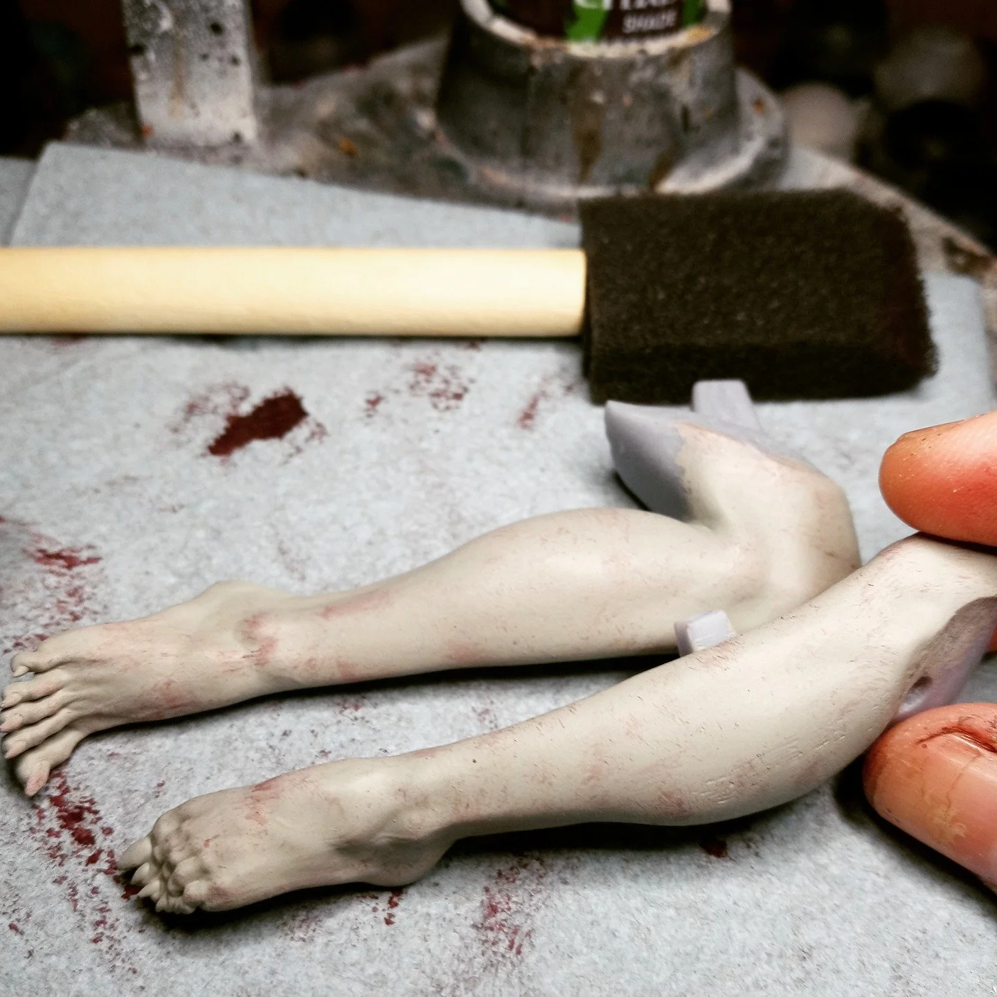 ...sponging Mother's legs with blood it is, precious, yes... 

Prepping Lilith for @bulkamancers painting contest this month. I've wanted to paint her ever since she came out and this is a good excuse.

#miniaturepainting #diablo #fanart