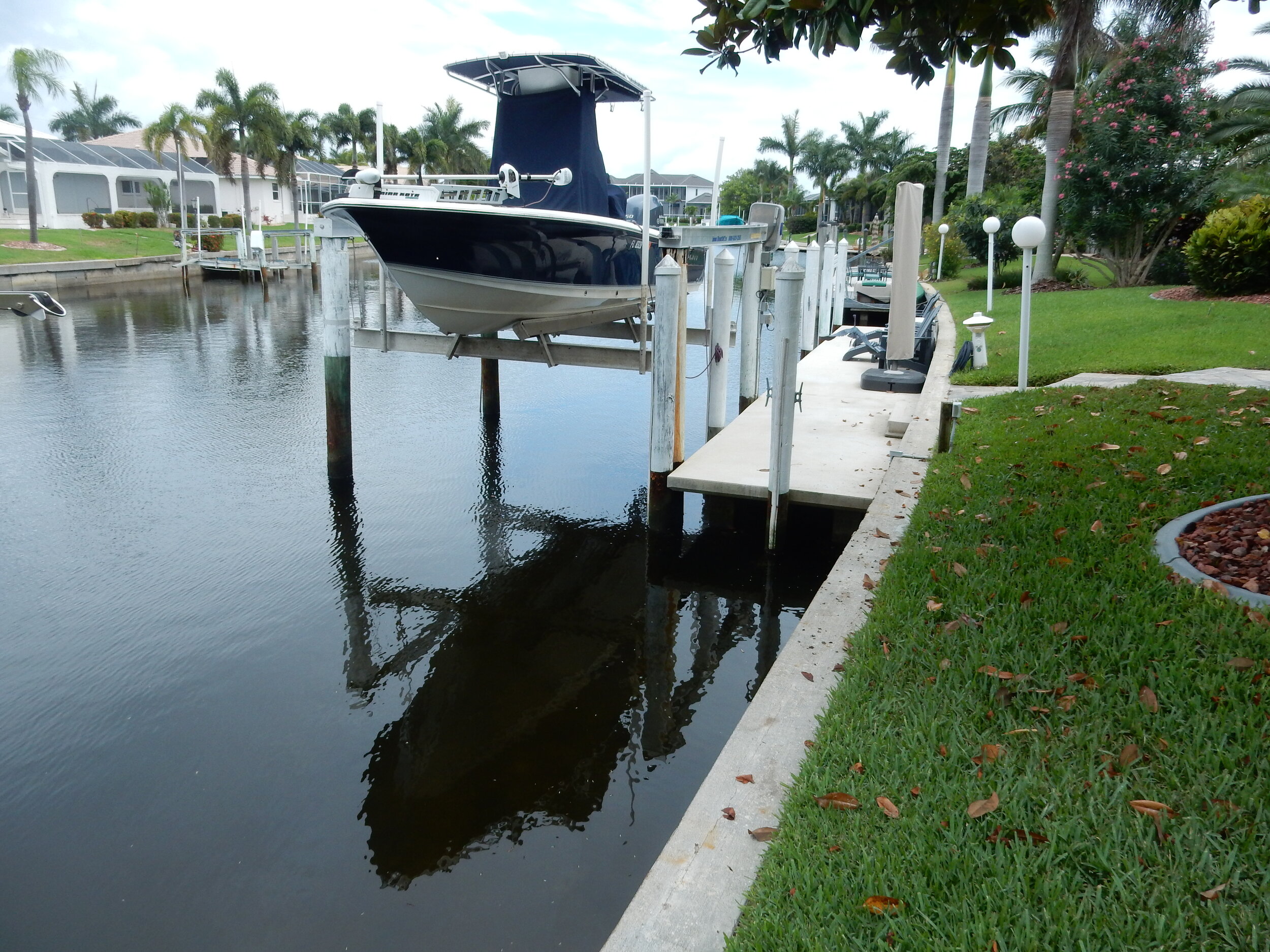 New Pilings and Boat Lift!