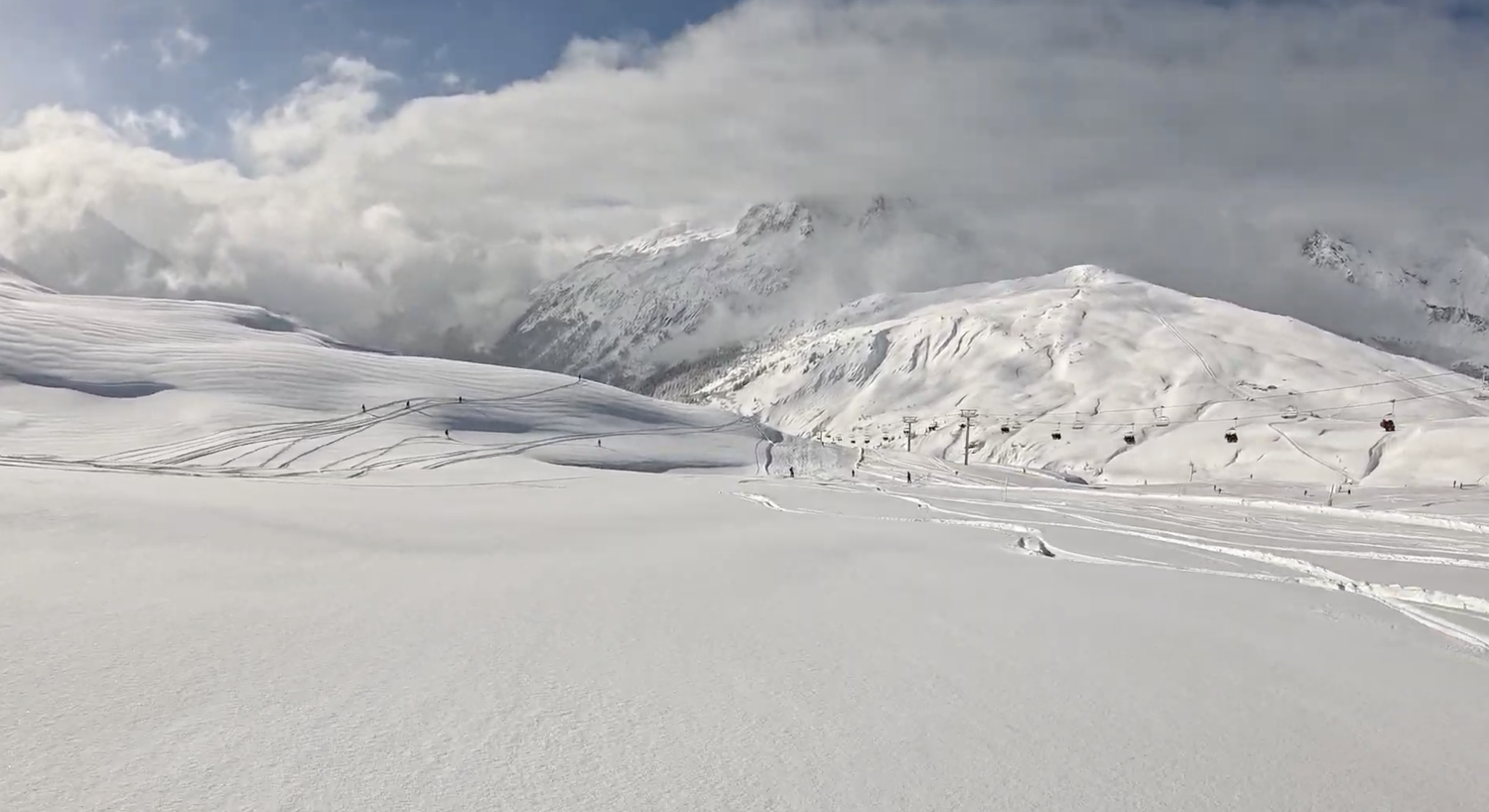 Fresh snow and chairlifts at Le Tour