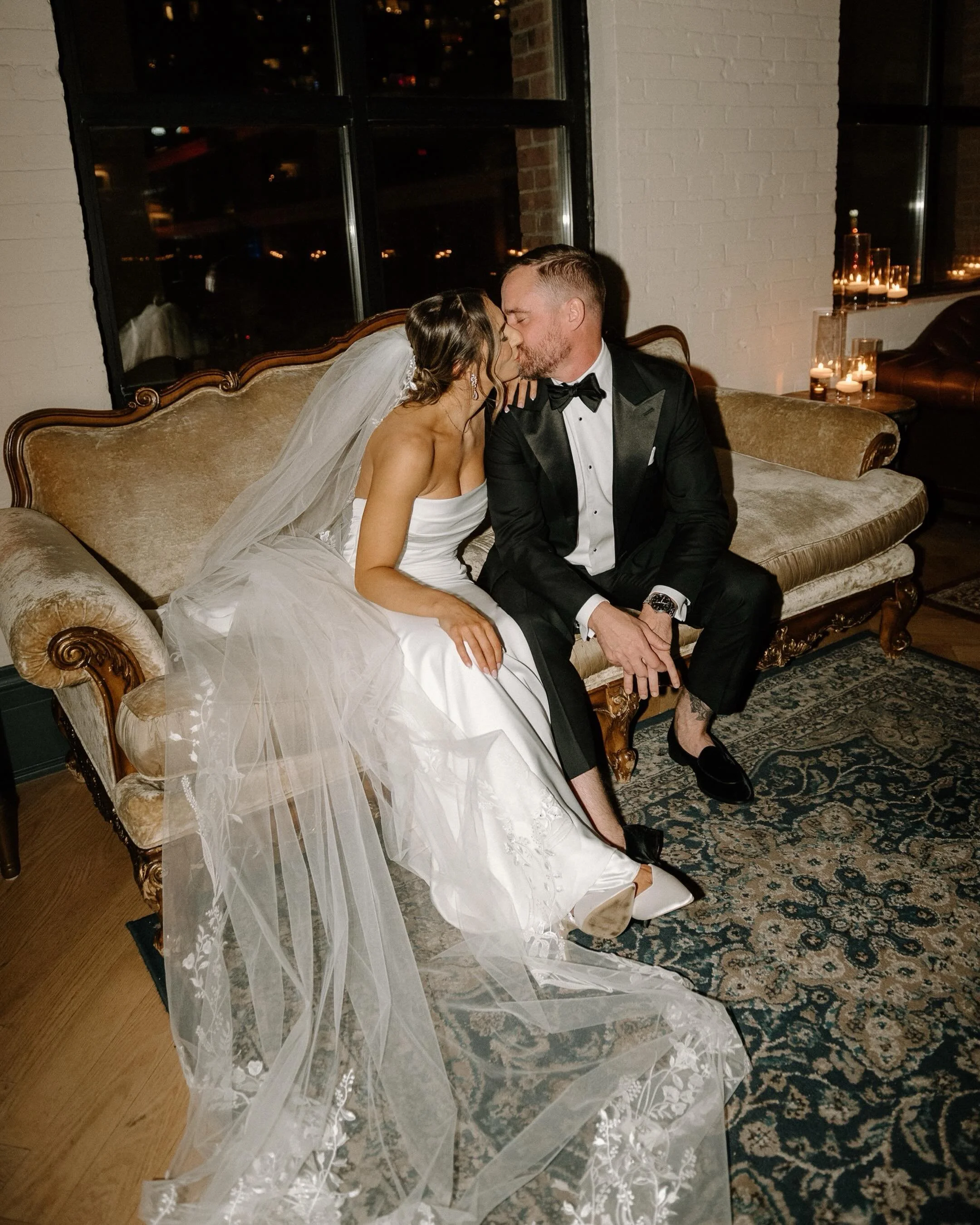Melissa and Michael &mdash; a stunning city wedding from last September at @storysbuilding. candlelit night portraits have become my absolute favourite thing 📸

venue: @storysbuilding 
dress &amp; veil: @ferresposa @palomablancabridal
glam: @jordyng