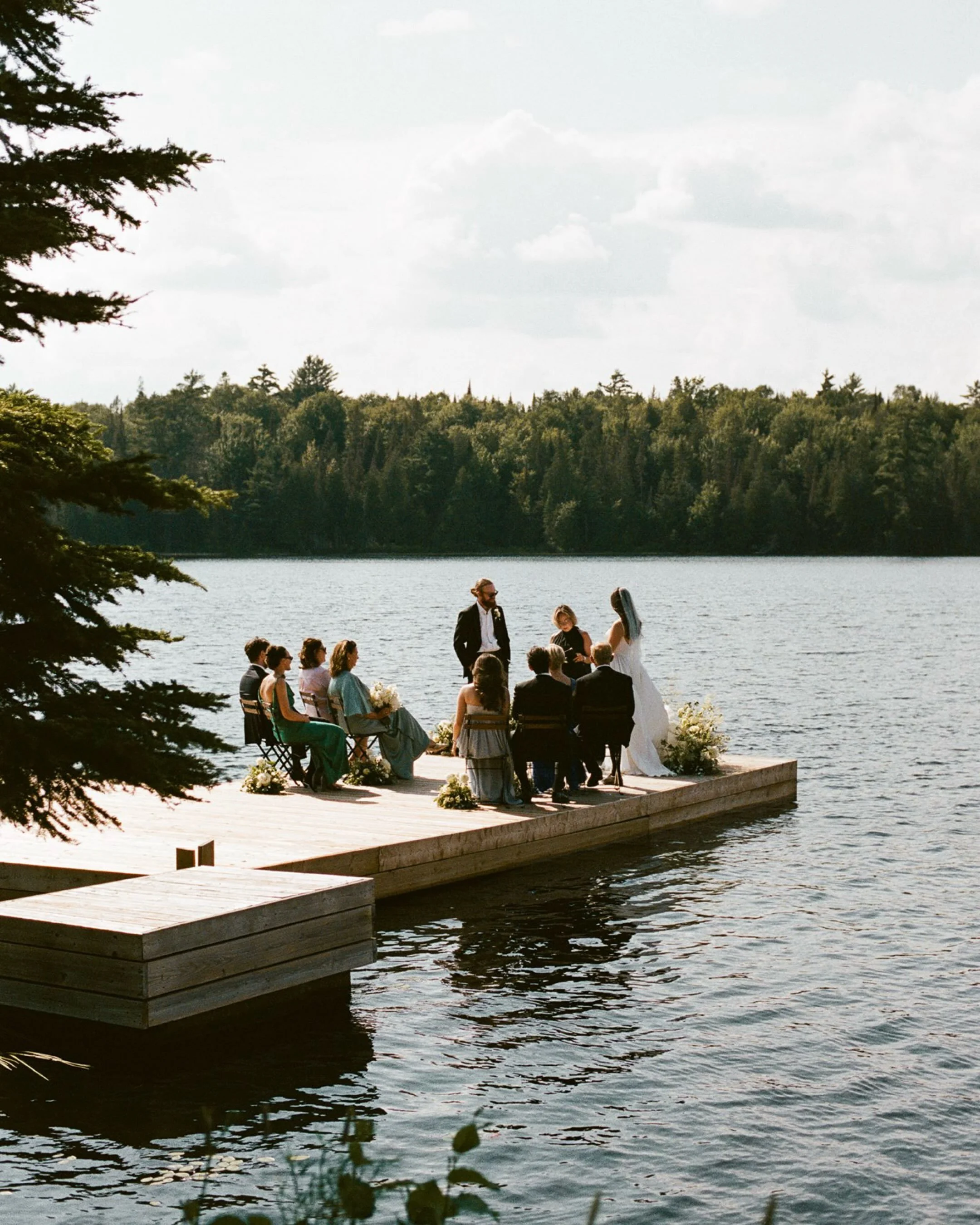 two very cool people tied the knot up at @arowhonpines and I was lucky enough to capture it. manifesting another beautiful day here soon 🌲

Photographer: @jennamaeturner 
Planner: @primpandpop 
Officiant: @truenorthceremonies 
Venue: @arowhonpines 
