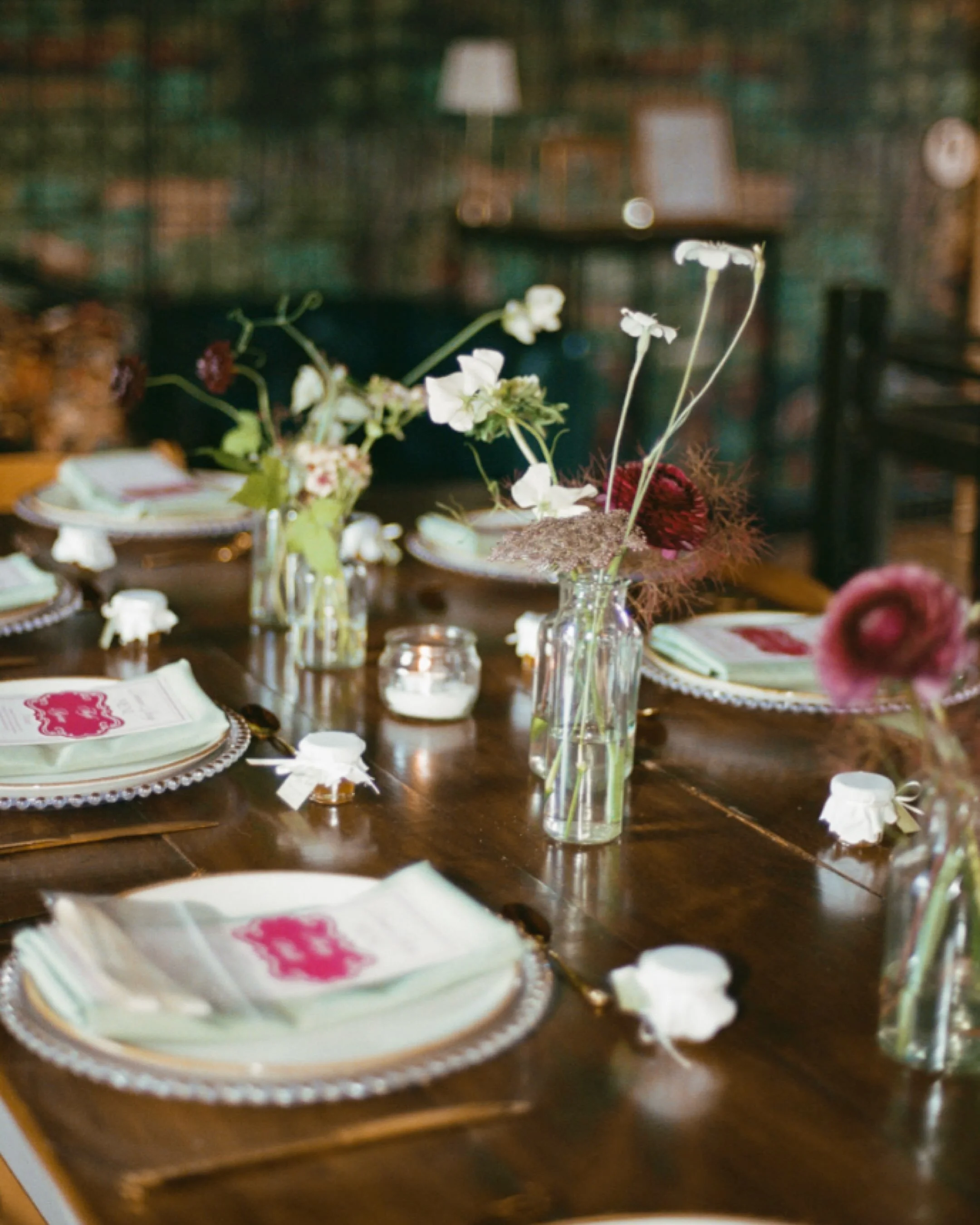 a moment for The Willow Room and their stunning set up for Katie and Liam&rsquo;s intimate wedding day celebration in July. the raspberry leaves were a personal favourite touch of mine 🌱

Dream Team: 
@the.willow.room.cwd 
@iddu_stylist 
@muabylee 
