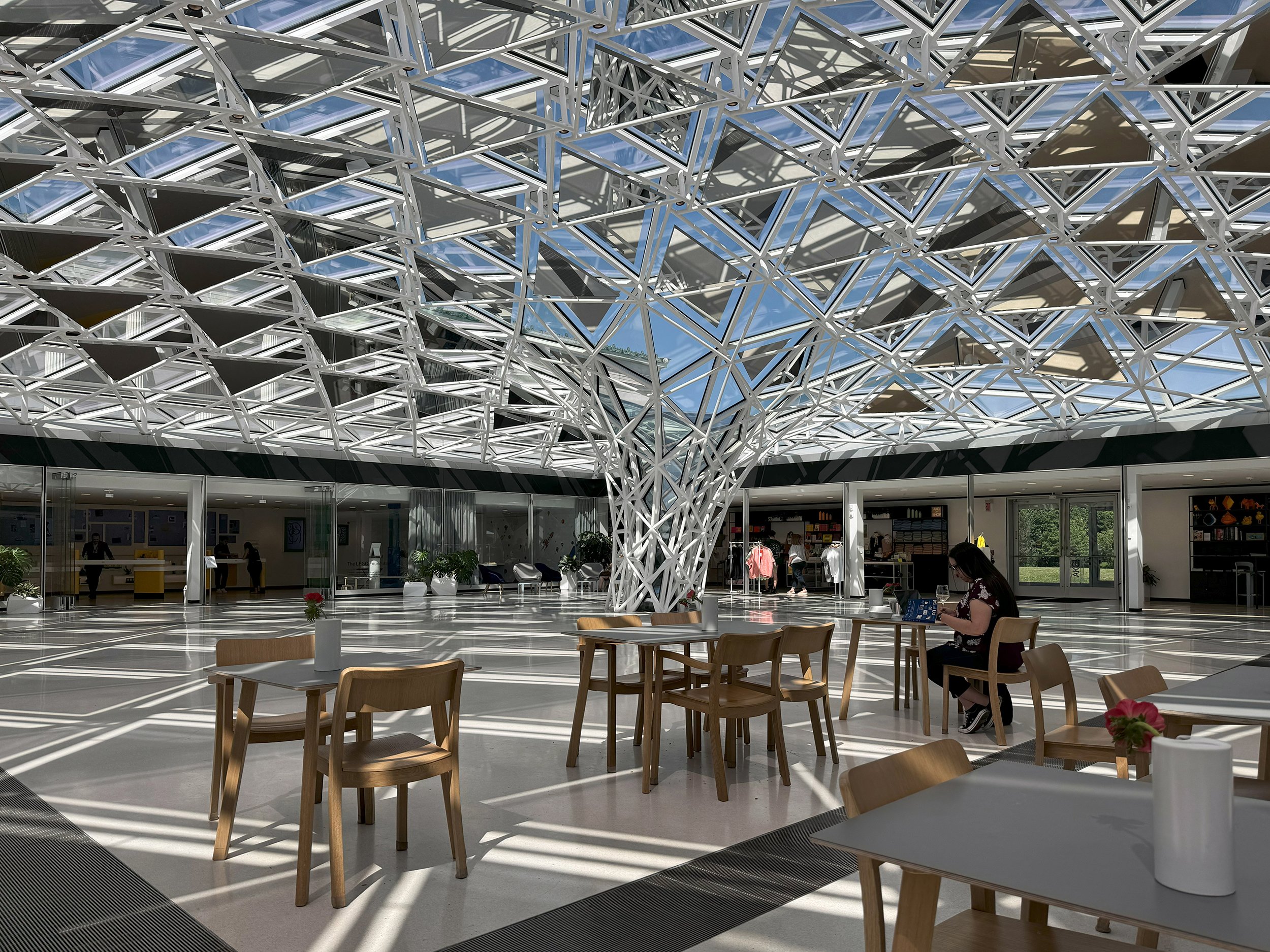 AKG Eliasson 1  (3).jpg