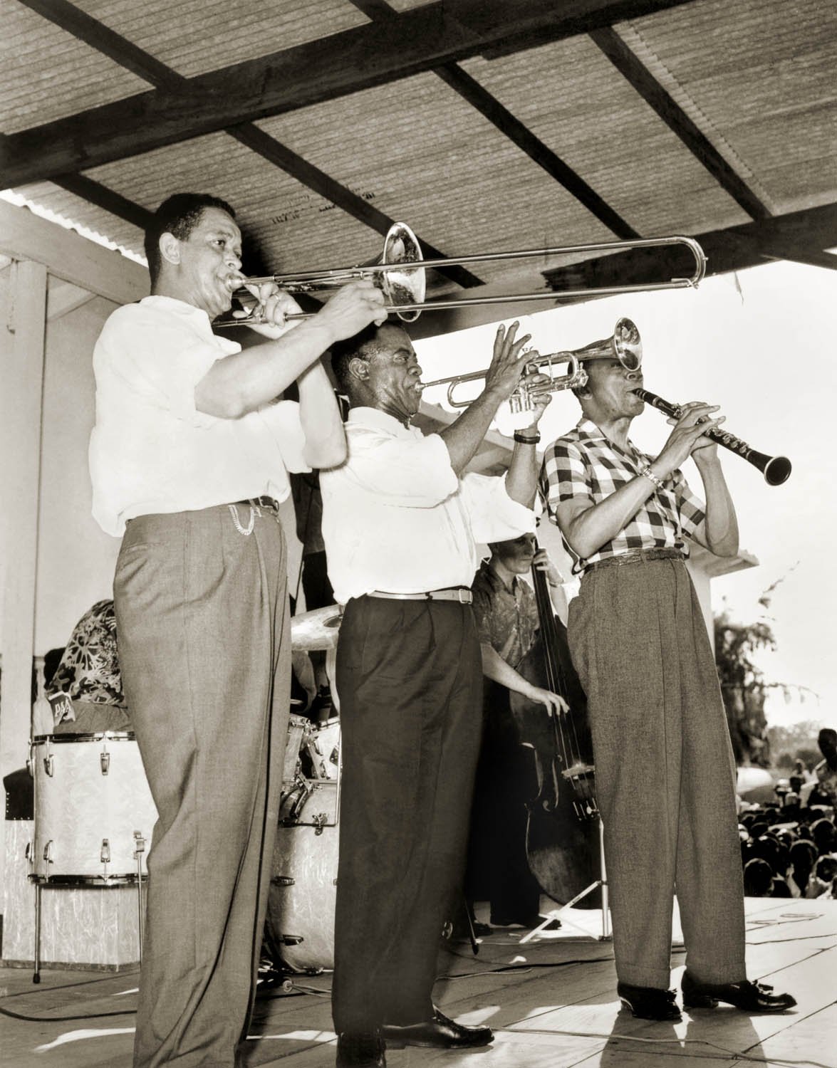 Louis Armstrong and the All Stars play to an audience of nearly 500,000. Accra, Gold Coast, 1956. Courtesy of the Louis Armstrong House Museum.