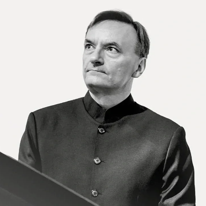 SCO with Stephen Hough &amp; Emelyanychev (Mendelssohn)