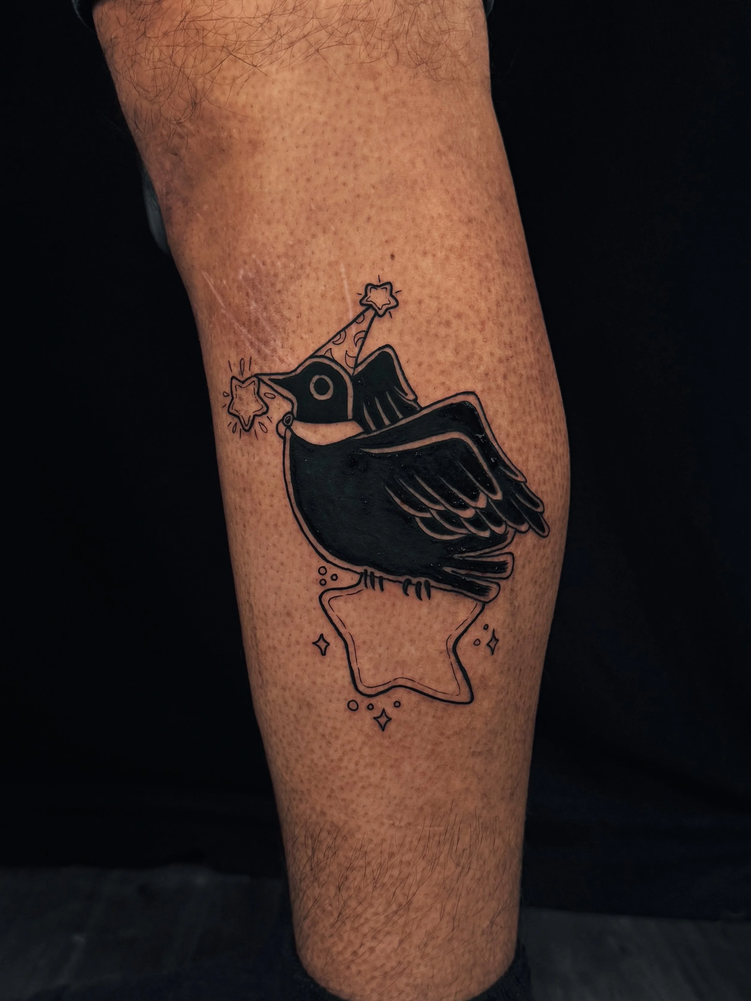 Little black bird for Sam! Thank you so much for coming all the way for this little fella 🥹❤️
.
.
.

#oaklandtattoo
#oaklandtattooartist #animetattoo
#oaklandtattooapprentice #oaklandflashtattoo