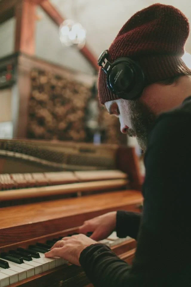 Live music with Aidan Miller and Adam Moore 