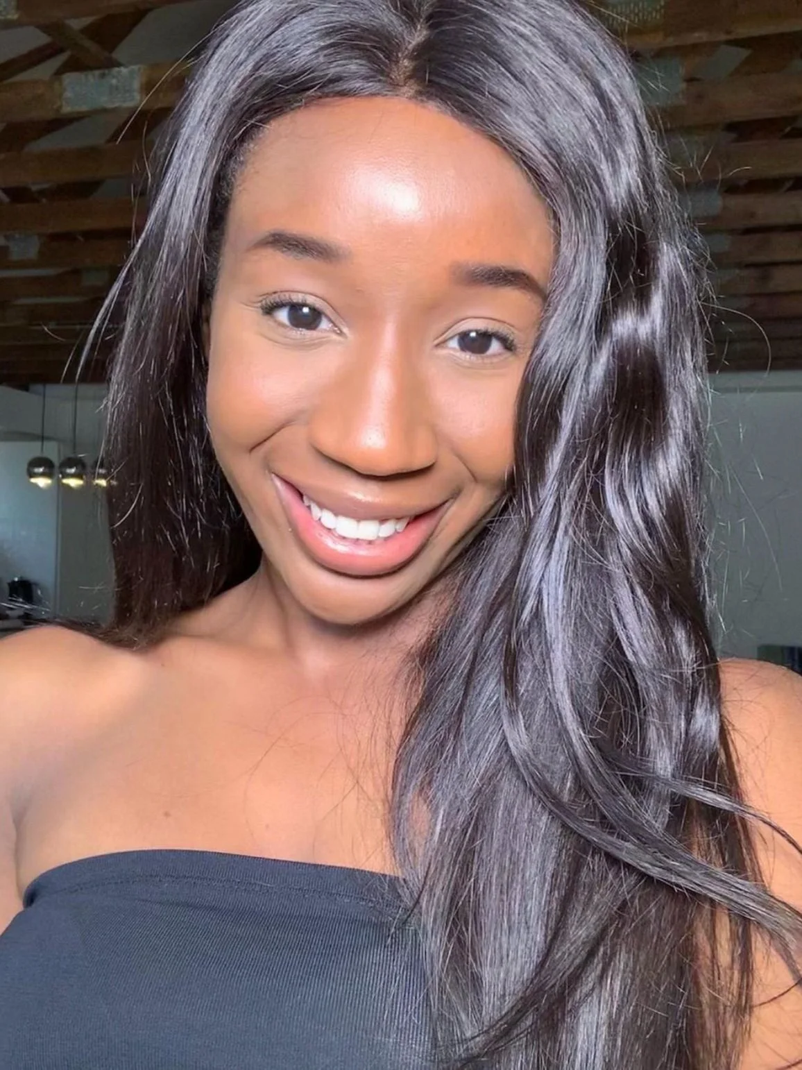 Dr Kemi Fabusiwa @dr.fabJunior Doctor Dr. Kemi Fabusiwa talks winter skincare on page 25.