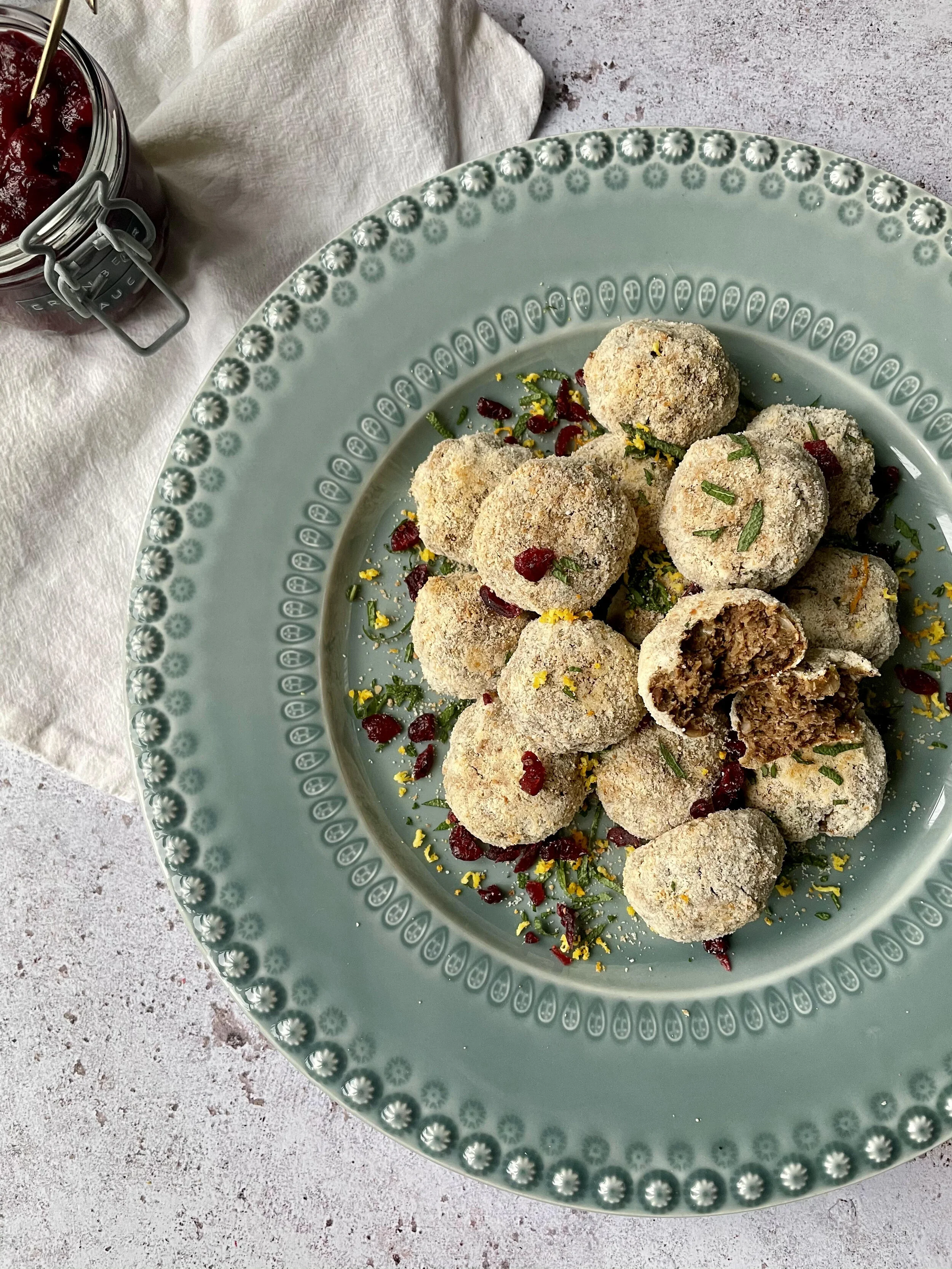 mapleandco christmas lentil snowballs vegan.jpeg.jpg