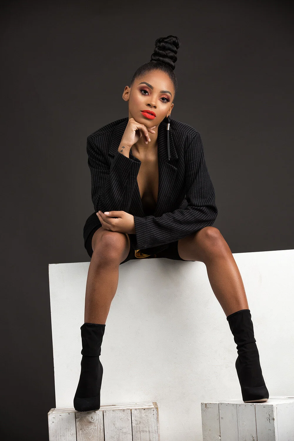 Atura [Ah-too-rah] meaning ‘Flower’ in Leb Lango, a language used by the Lango people in Northern Uganda, was founded in 2018.Created with the intention of producing luxury skincare products powered solely by nature, from wildcrafted, active, organi…