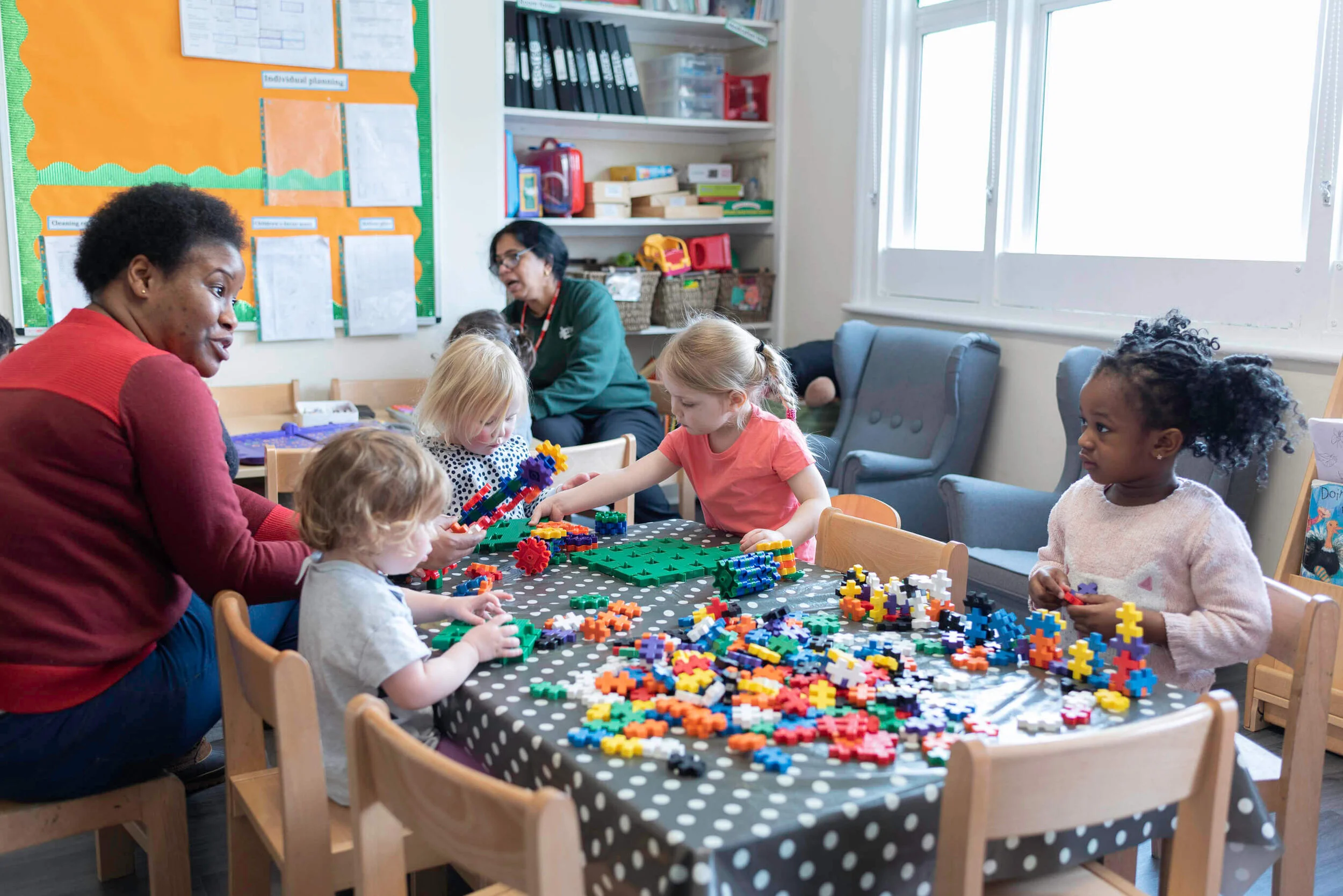 Atura [Ah-too-rah] meaning ‘Flower’ in Leb Lango, a language used by the Lango people in Northern Uganda, was founded in 2018.Created with the intention of producing luxury skincare products powered solely by nature, from wildcrafted, active, organi…