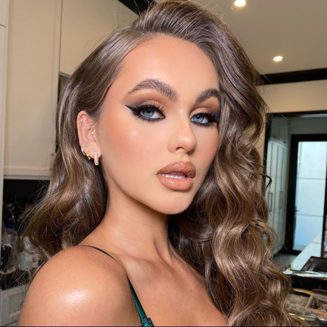 The full glam brideThis is the real deal, calling out all the stops and you want everything from liner to full coverage and lashes. This jaw dropping glam will make you feel and look like a million bucks. We focused on the eyeliner while keeping the shadow natural with nude lip.&nbsp;&nbsp;Key products:Makeup by Mario liner penP Louise Nude eye paletteKKW 1.5 lipliner