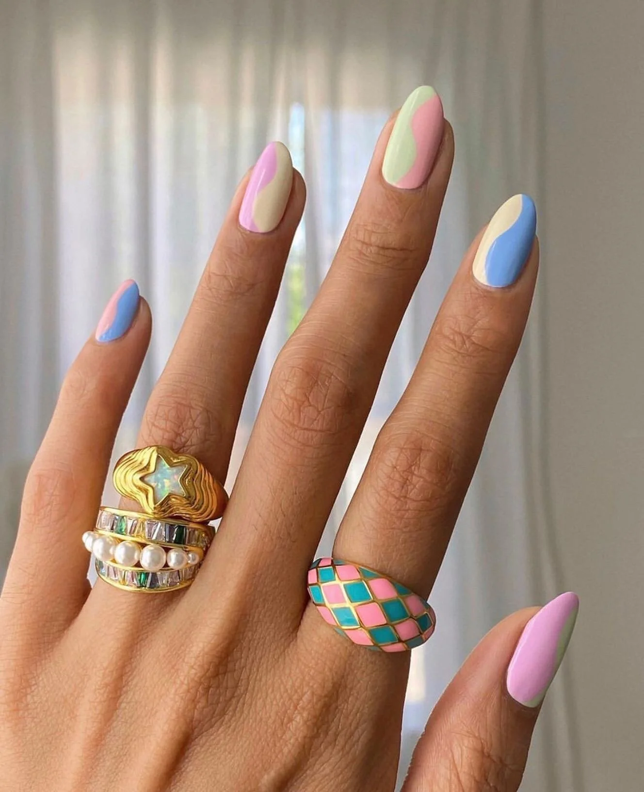 Summer nail inspo! What's your go-to shape?
