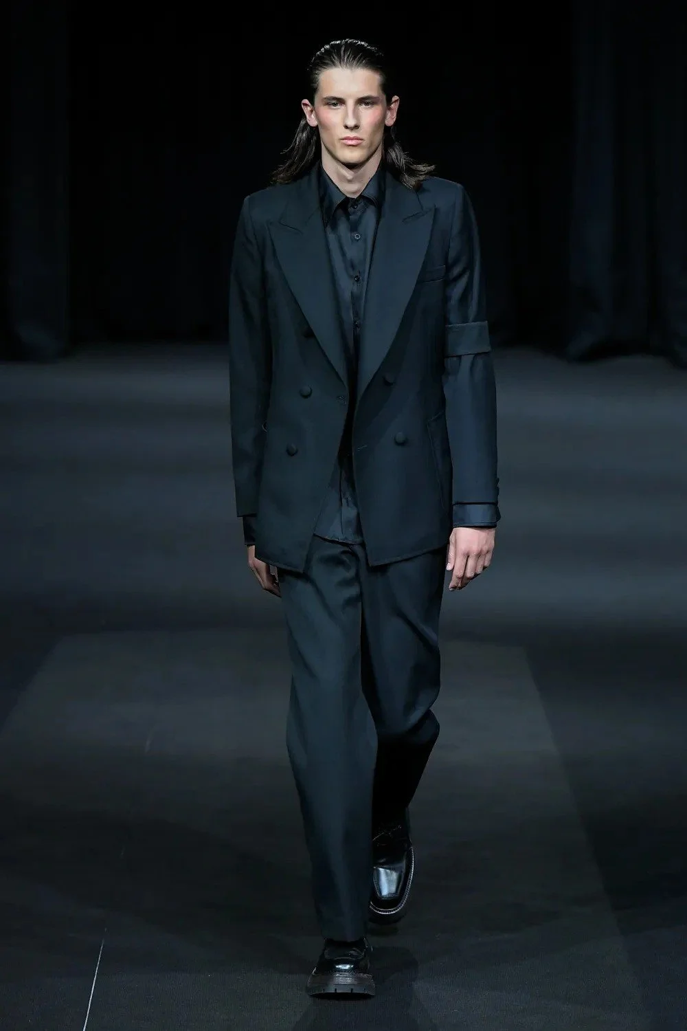       
  
    Daniel W. Fletcher SS23 Is an Ode to British Culture   Words  Bethany Boyo    Daniel W. Fletcher shows us what it means to be quintessentially British.    The show adequately dubbed  Stand and Deliver  began with one minute of silence i