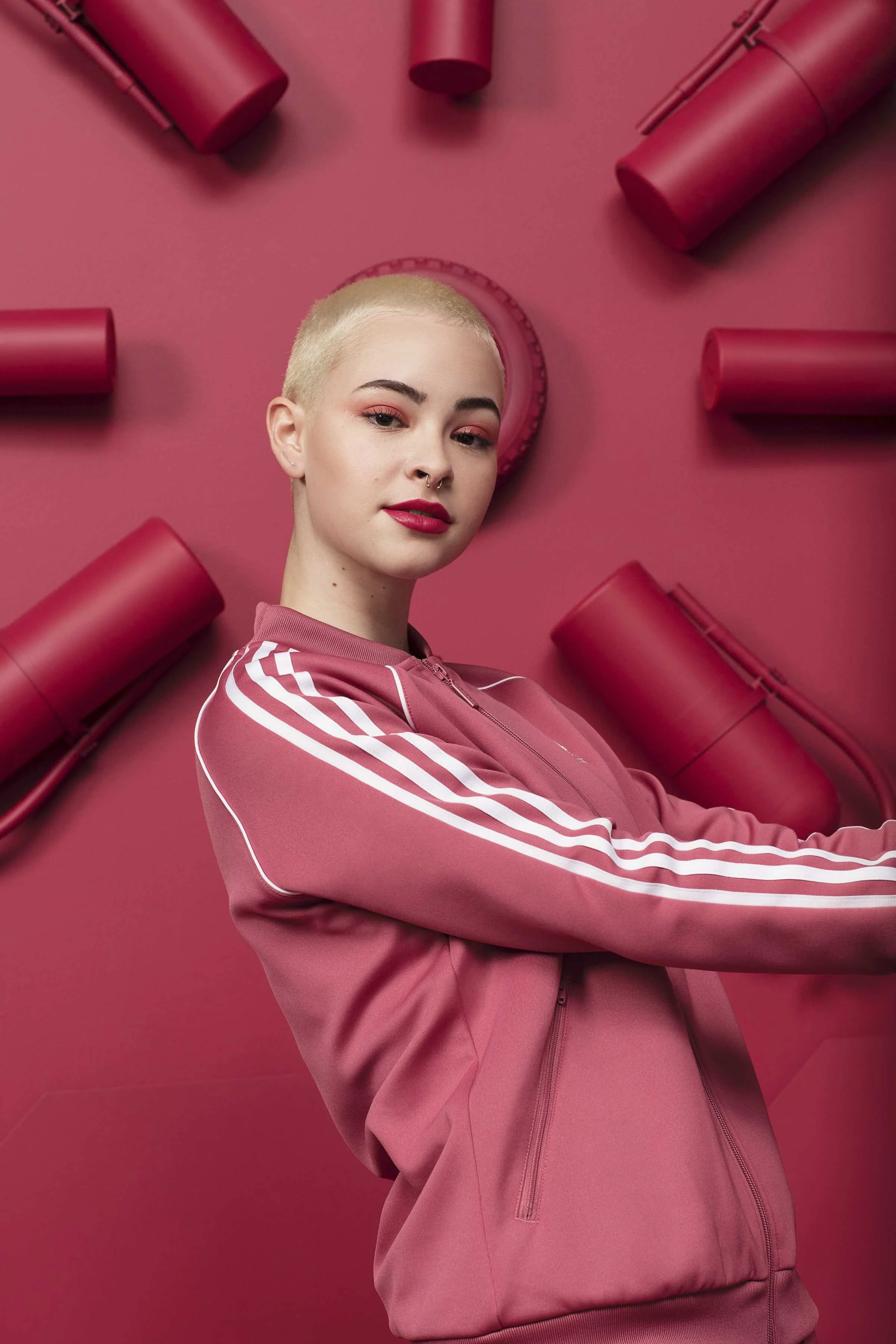 FW18_ADICOLOR_PAC_FEMALE_RED_2.jpg
