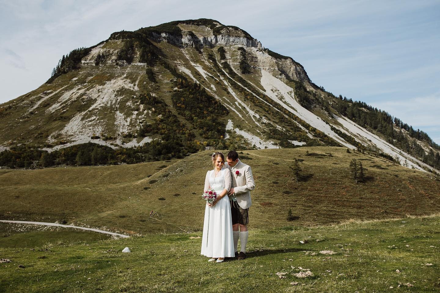 .

Einer der ganz grossen von den ganz viele n Gr&uuml;nden, warum ich es so liebe, Hochzeiten zu fotografieren:
.

Ich lerne dabei immer wieder wundersch&ouml;ne, neue Orte kennen und treffe dort wunderbare, neue Menschen. Seit der Hochzeit von Fran