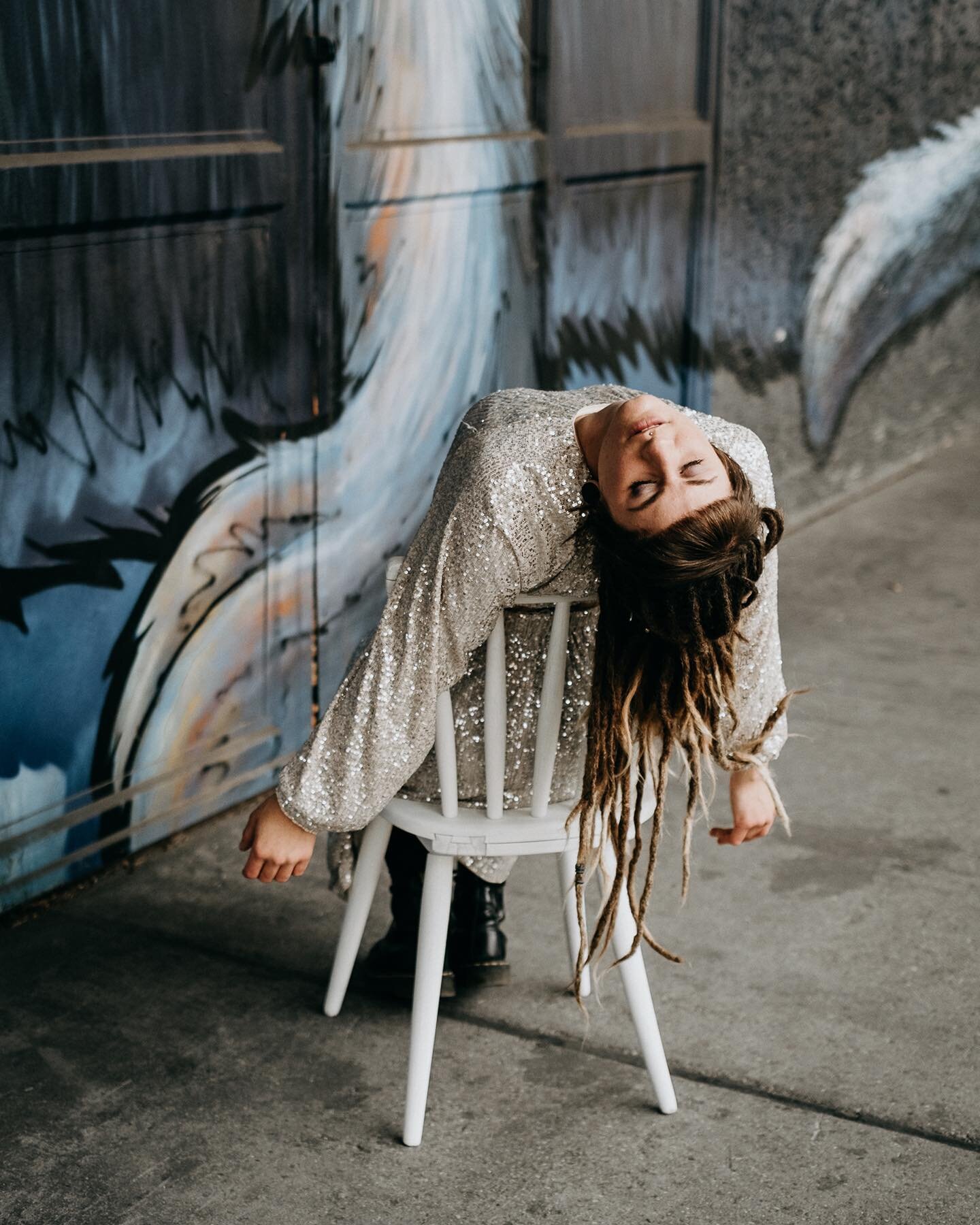 you can&acute;t fly 
unless 
you let yourself fall

.
.
.
.
#thewhitechairproject #portraitphotography #laura #hafen #portraitnature #portrait_vision #hippie #gypsyadventures #dreads #girl #glitzer #drmartens #lovewhatyoudo #photographer