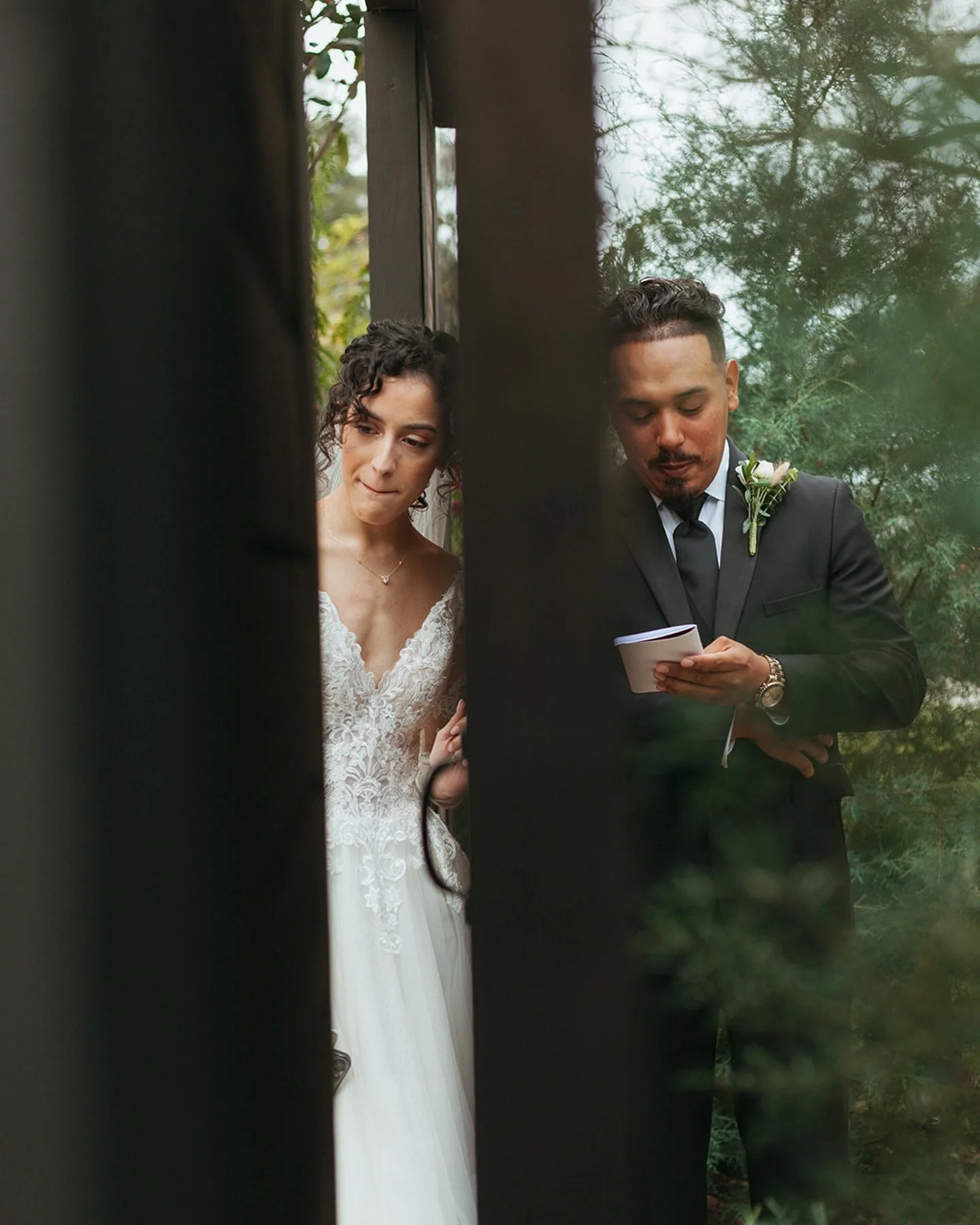 Beloved Brides &mdash; you won&rsquo;t always remember what was said, but you&rsquo;ll forever remember how it felt through your photos. How you want your day documented matters more than you know 🕊️

#orlandoweddingphotographer #orlandointimatewedd