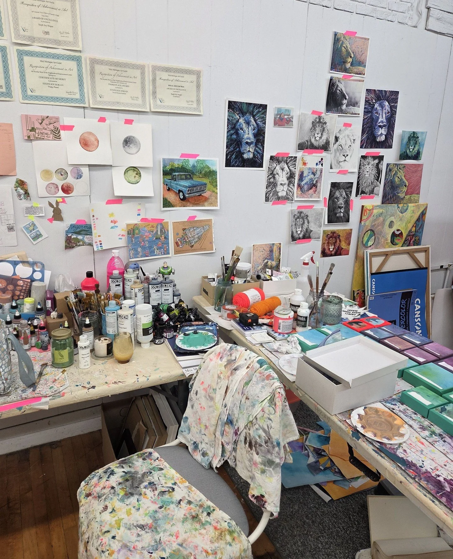 Is there anything more fun to snoop around than a messy art studio? Definitely not! Daniel J. Hogan and are are wrapping up our long, weird, hard, fun year with an Open Studio event on Saturday, November 15th from 1-4pm. We hope to see you there! ⁠
⁠