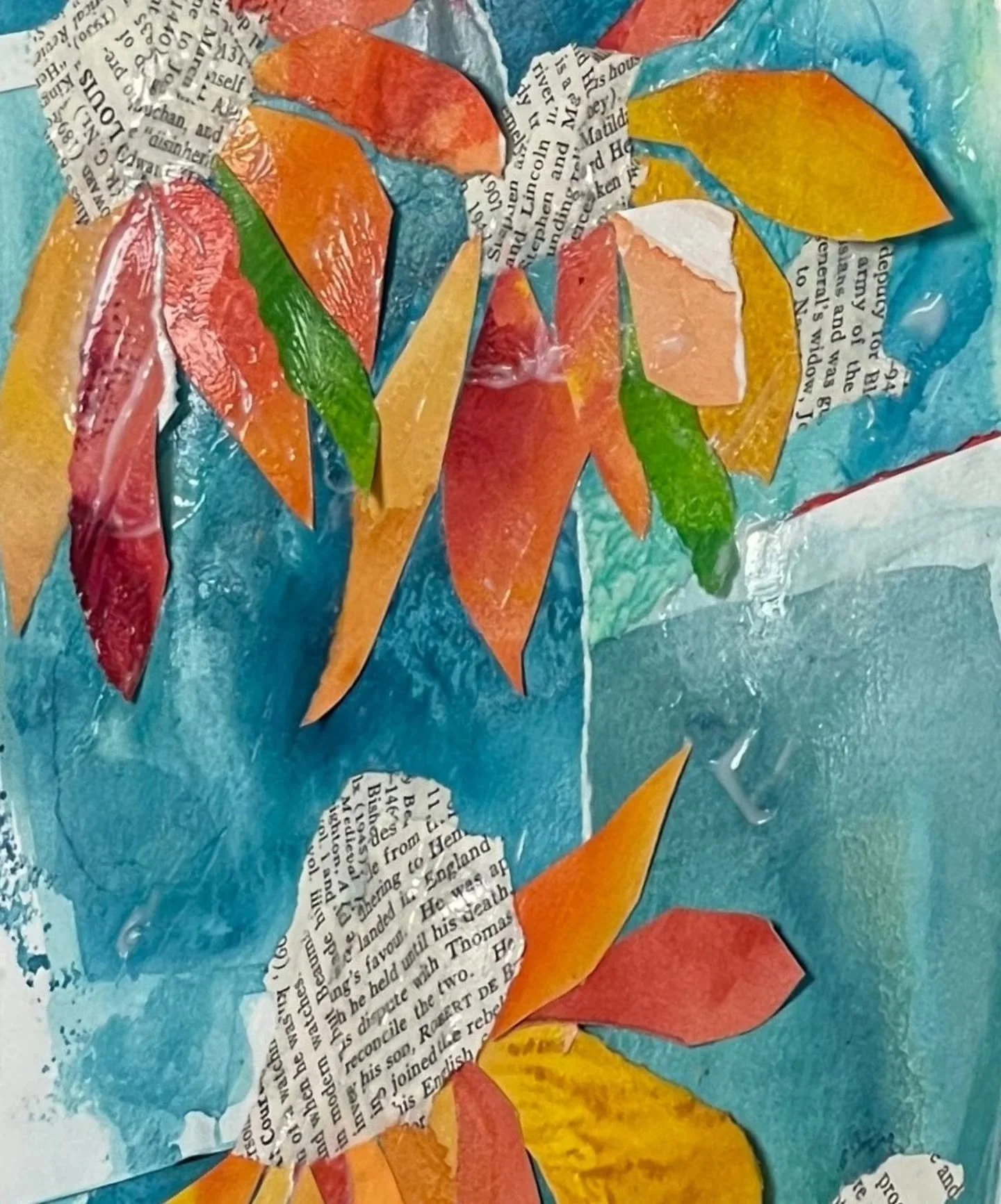 This is a first! I love leading mixed-media art workshops in my studio and this weekend I have the opportunity to connect with the coolest humans alive (my participants!) two days in a row! ⁠
⁠
Saturday's workshop is full, but I still have 2 seats av