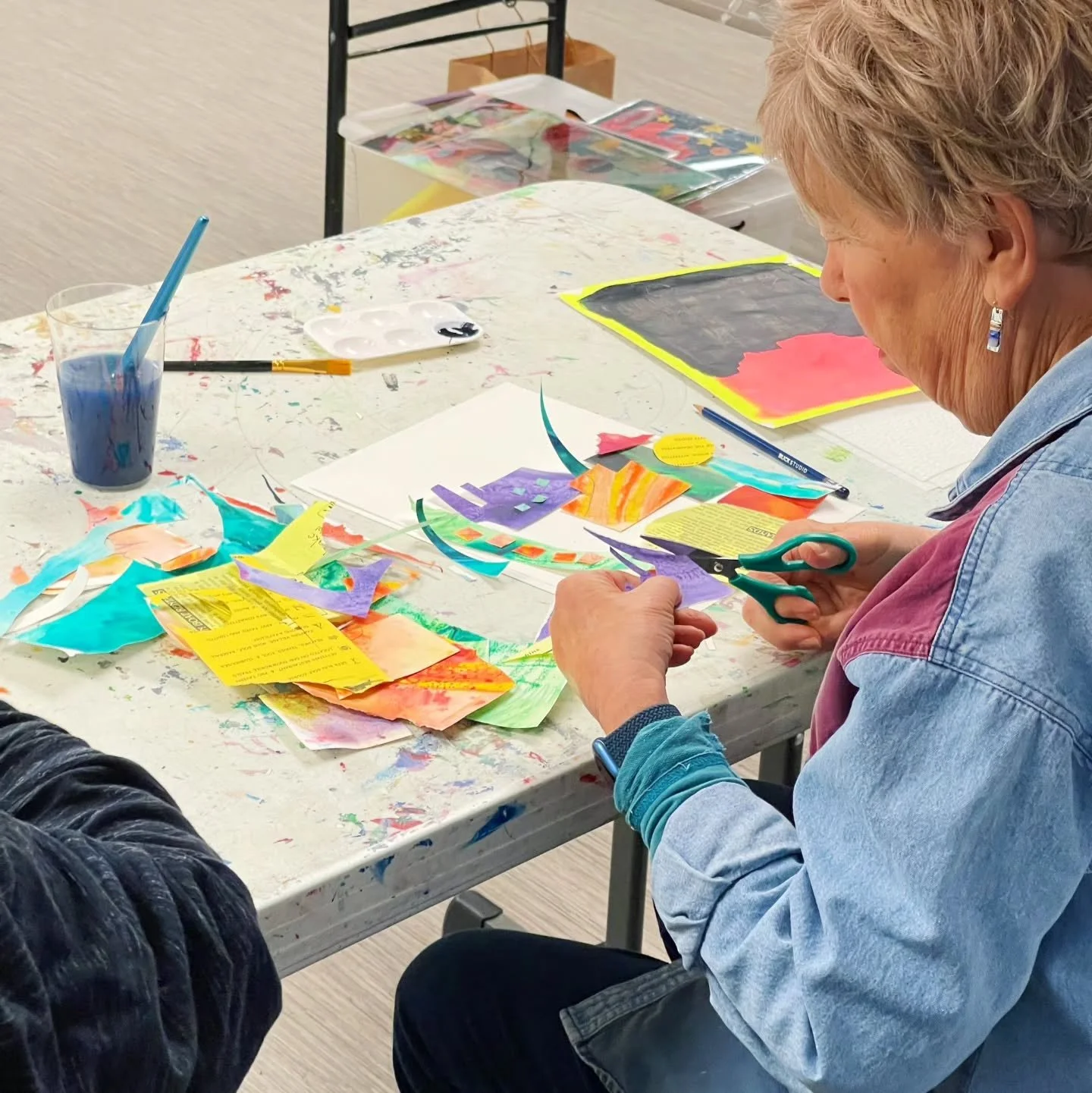 Creative Play Date! Join us this Saturday, September 26th from 1-3pm for a Mixed-Media Cityscapes workshop in my studio. Registration is required and spots are limited.

We're working on loosening up, letting go of perfectionism, and putting positive