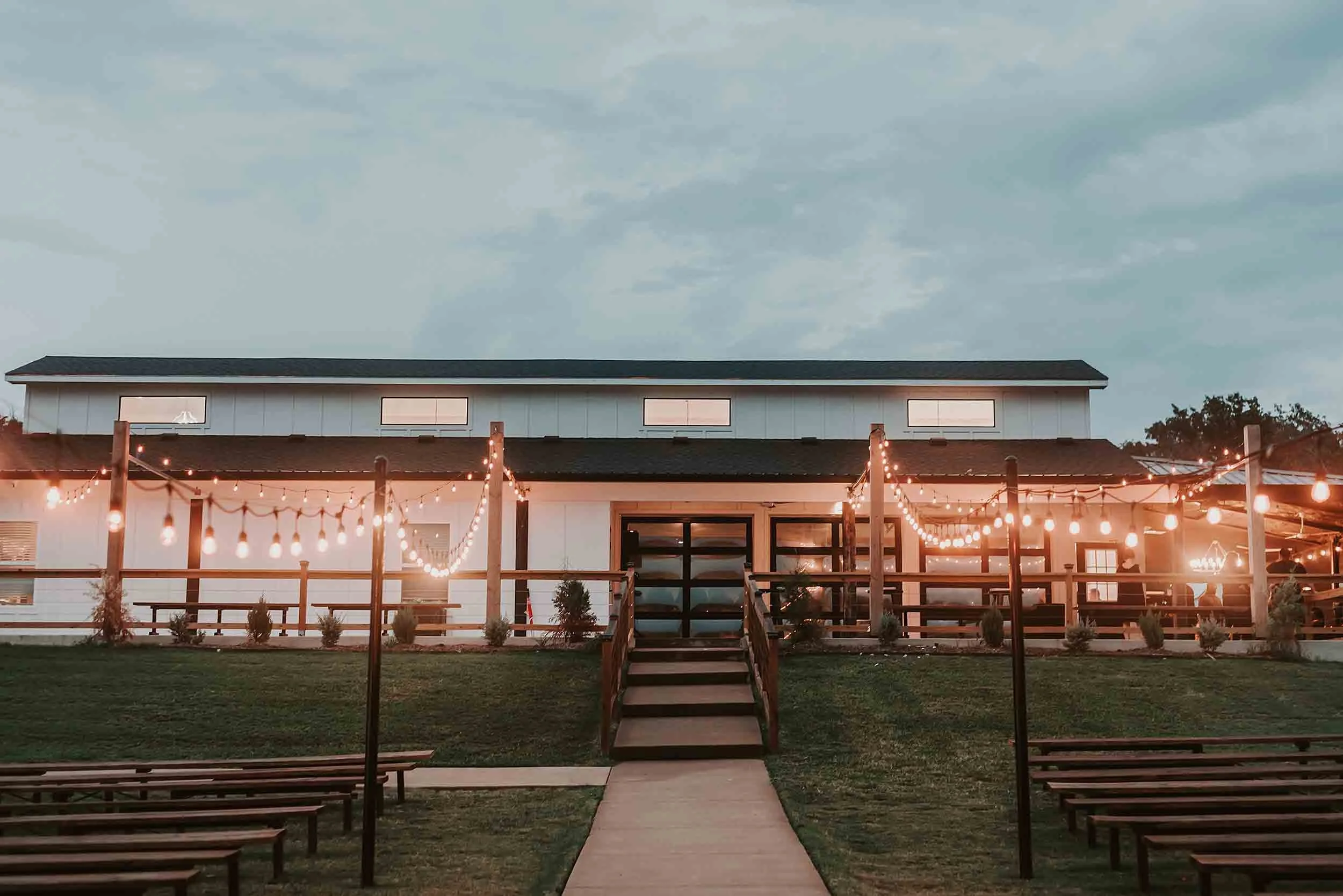 outdoor wedding venue with fair lights in tyler tx