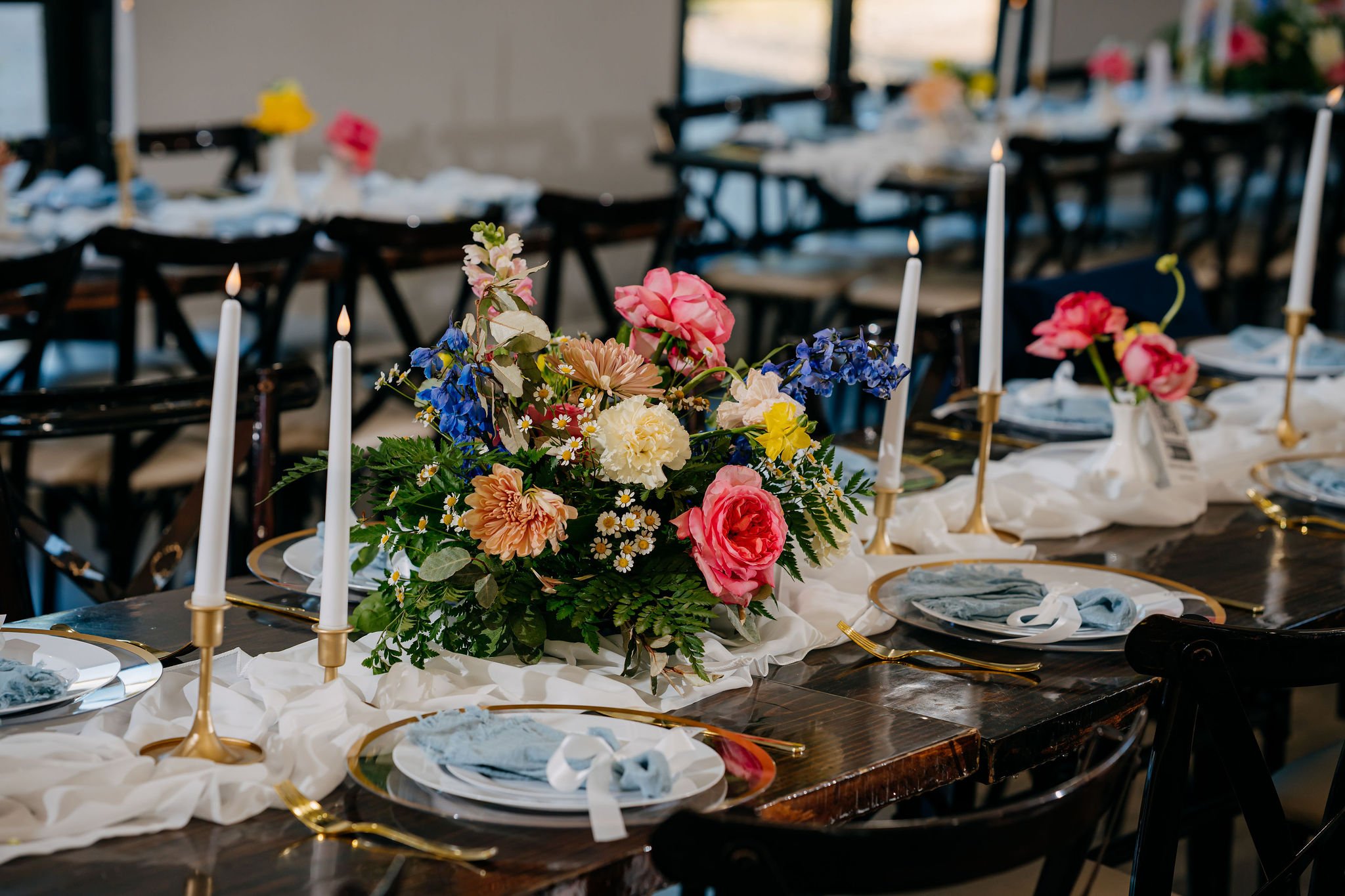 pastel wedding table decor at texas wedding venue