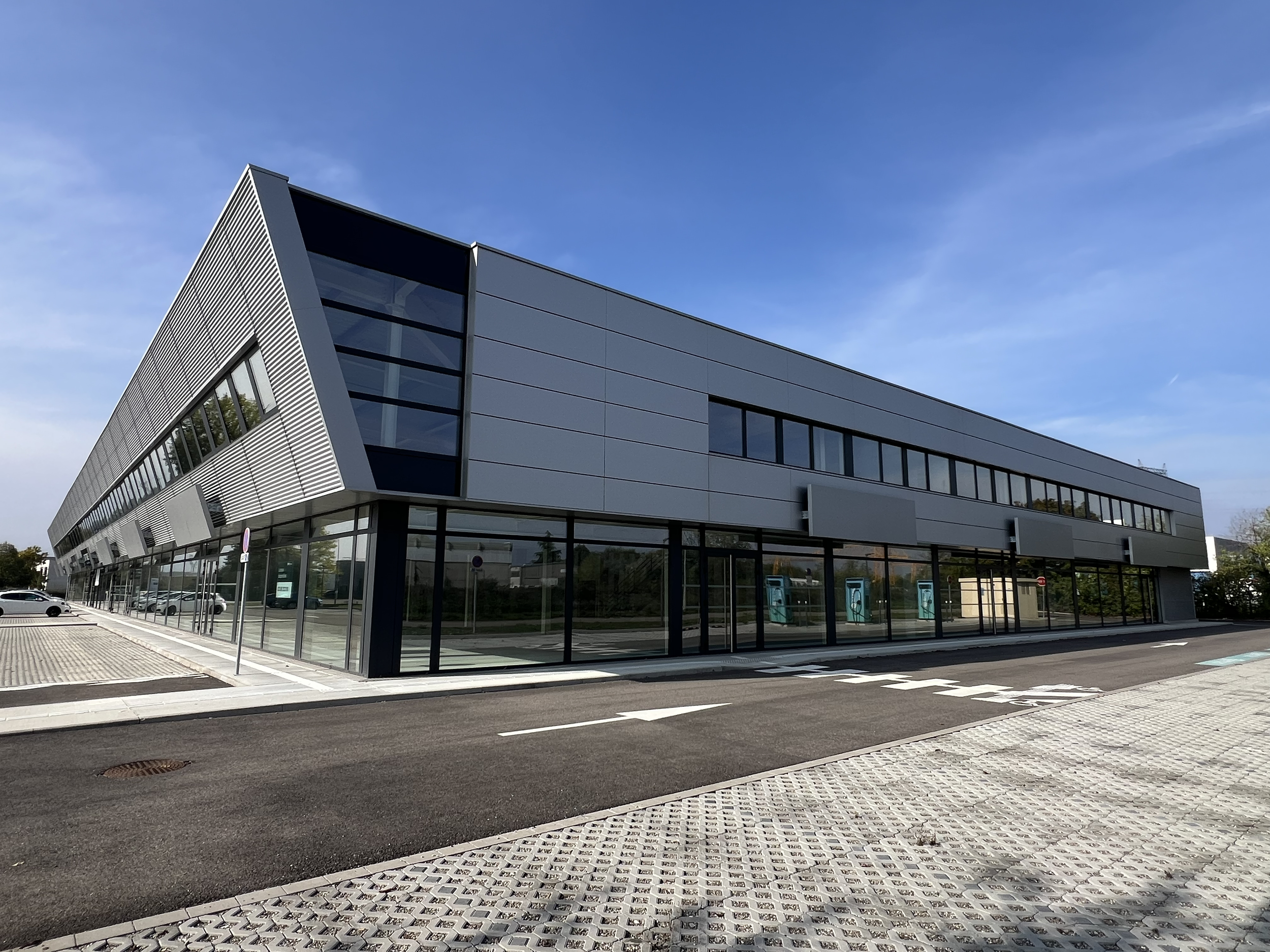 l'eclipse facade est commerciale