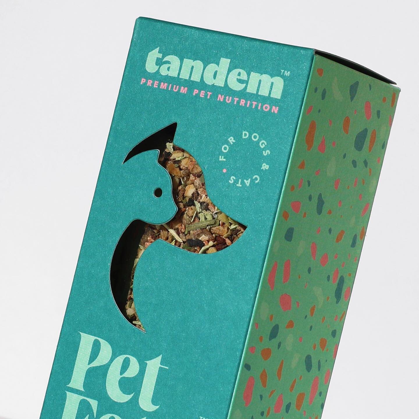 Pet Fetti&rsquo;s branding explores the use of minimalist typography and iconography, accentuated by vivid colours to brighten up the pet dining experience. A box full of surprises, with confetti patterns on the inside for an extra touch of wonder wh