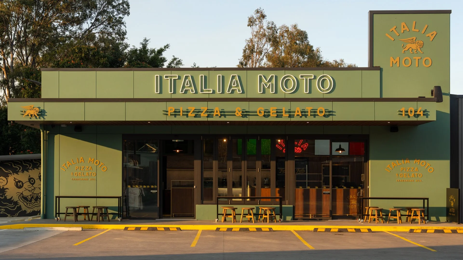 Italia Moto - 
Signage 