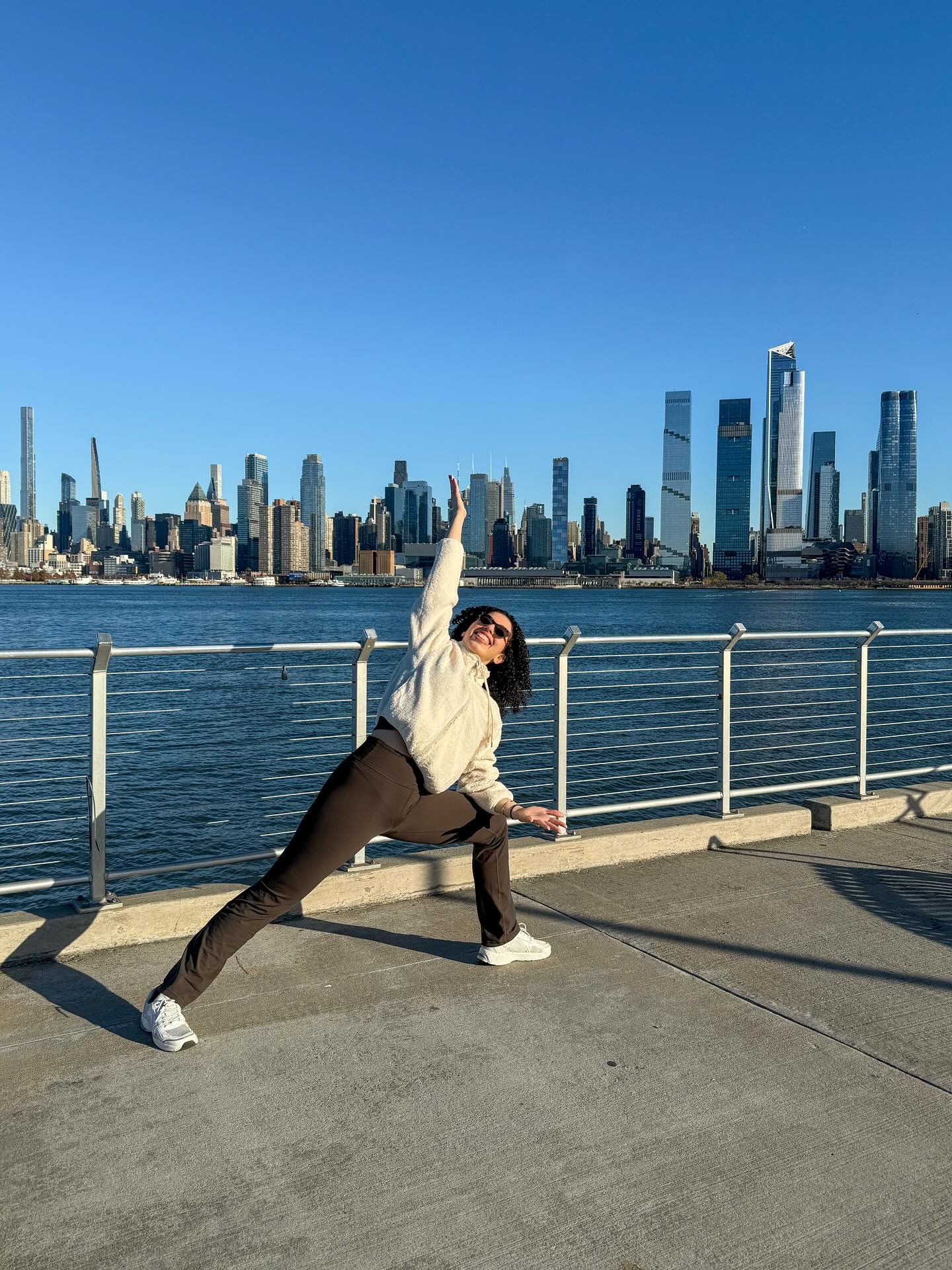 Some shiny, sparkly, glimmers from November ✨🥹

Feeling very grateful for this sweet sound practice that&rsquo;s opened up the world to me 🥣 in ways I only used to dream of ☁️ 

Excited to tie a bow on 2025 🎀 and for all the ways that I&rsquo;ll g