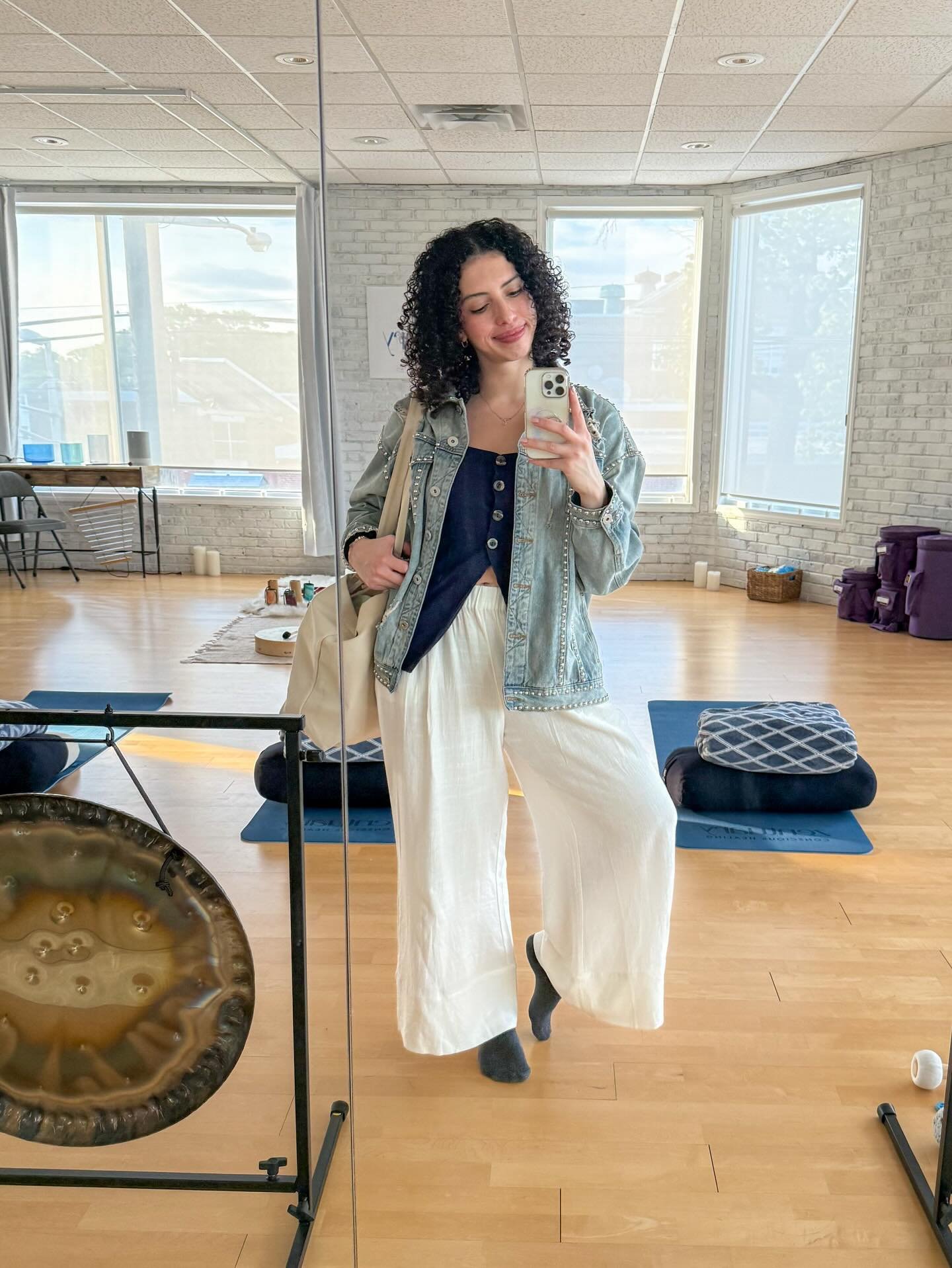 Led my 15th (!!!) Intro to Sound Training this weekend to the sweetest bunch of ladies @zentuaryhealingcenter 🥹🍇

It&rsquo;s always such a blast to share this practice with curious minds and see how they bring their own life + style to their shares