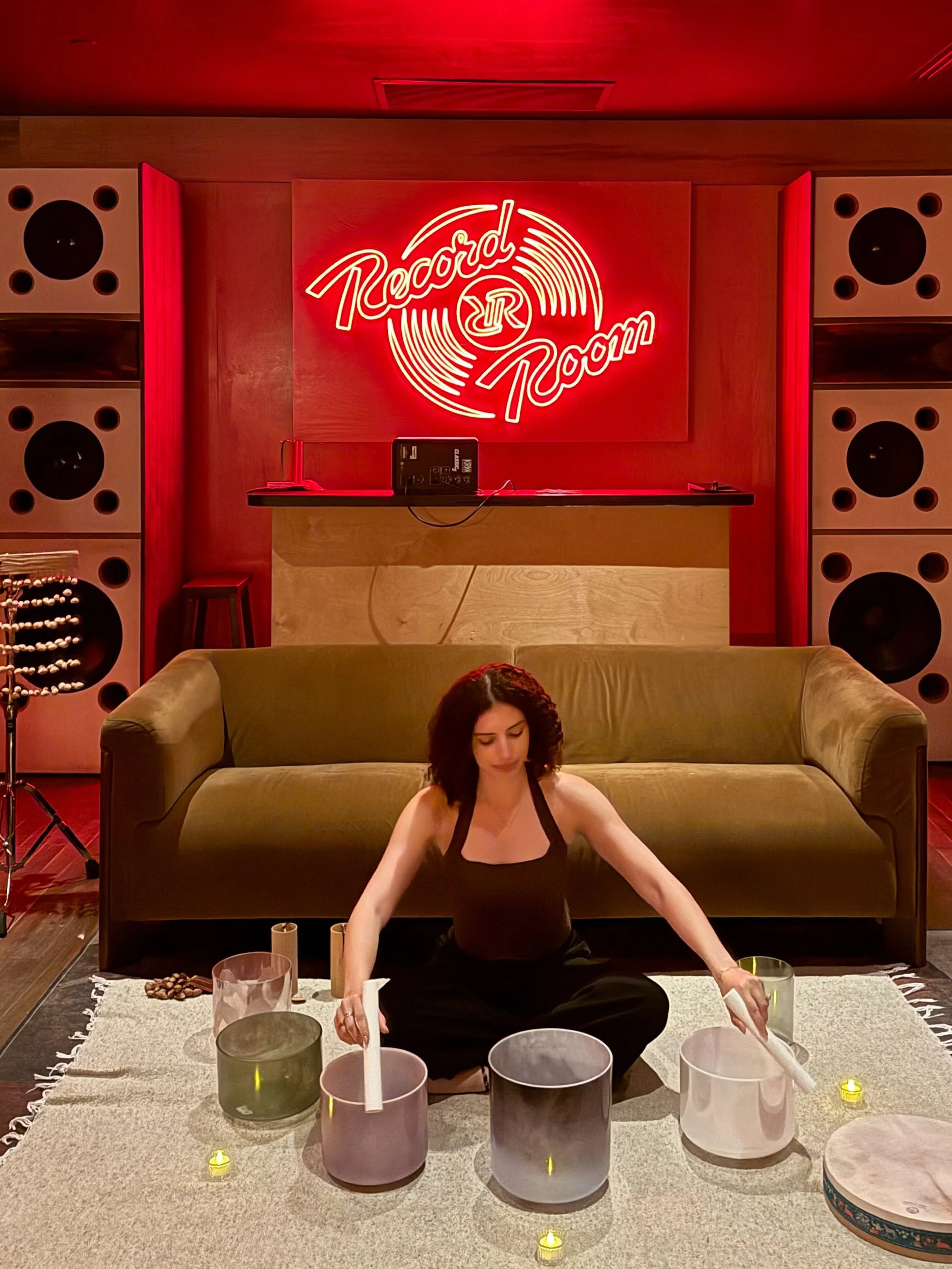 kinda chic to lead a sound bath at a night club 💅

I&rsquo;m feeling so charged up after leading my second sound meditation &amp; Sunday Reset @recordroom with @chngcrw ❤️

This time I had help from @1800bowlclub&lsquo;s very own @aural_house who he