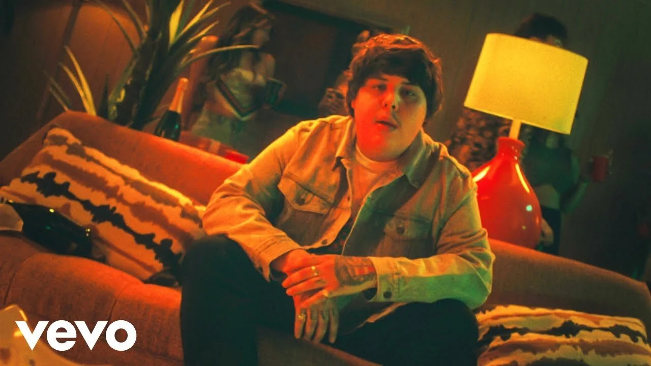 Travis Thompson is ‘Crossfaded’ in His Latest Visual