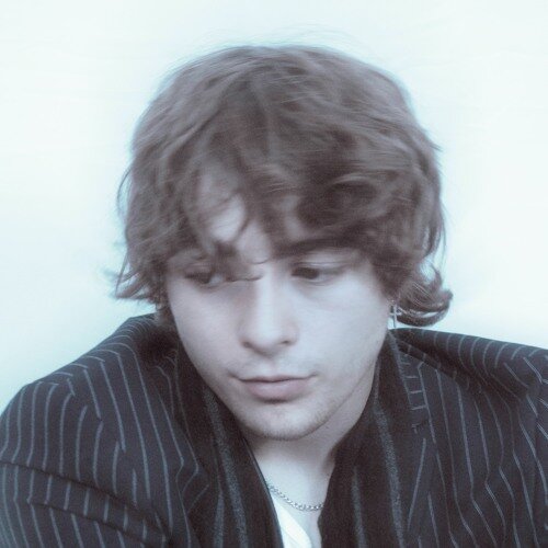Kieran Ivy Releases His Debut Single “Worry Too Much”