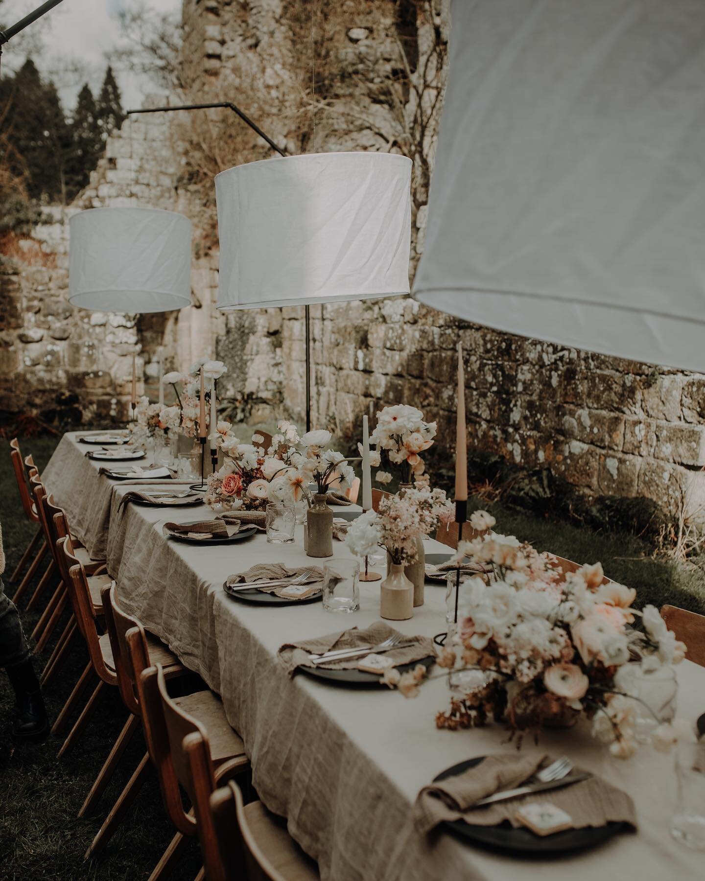 // G O L D E N  H O U R //

Light fluffy blooms, crumbing stone walls and incredible details were the making of this beautiful shoot. 

Each supplier worked together to create the most beautiful result at the wonderful @jervaulxabbey 

Photography: @
