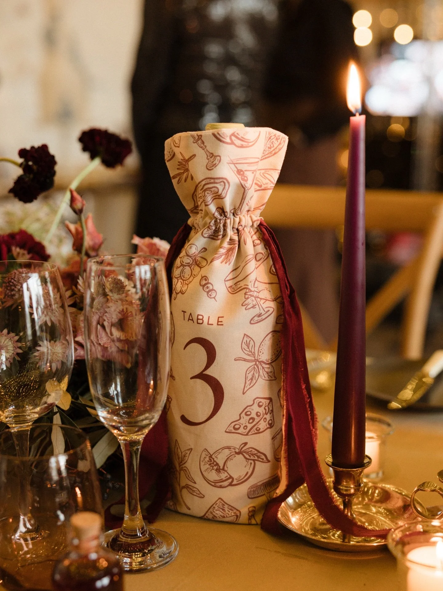 Illustrated details brought to life in the most tactile way. Our table number bottle bags might be our new favourite styling-meets-purpose detail, echoed through linen signage, menus and place cards for a beautifully cohesive story. Custom cut fruity