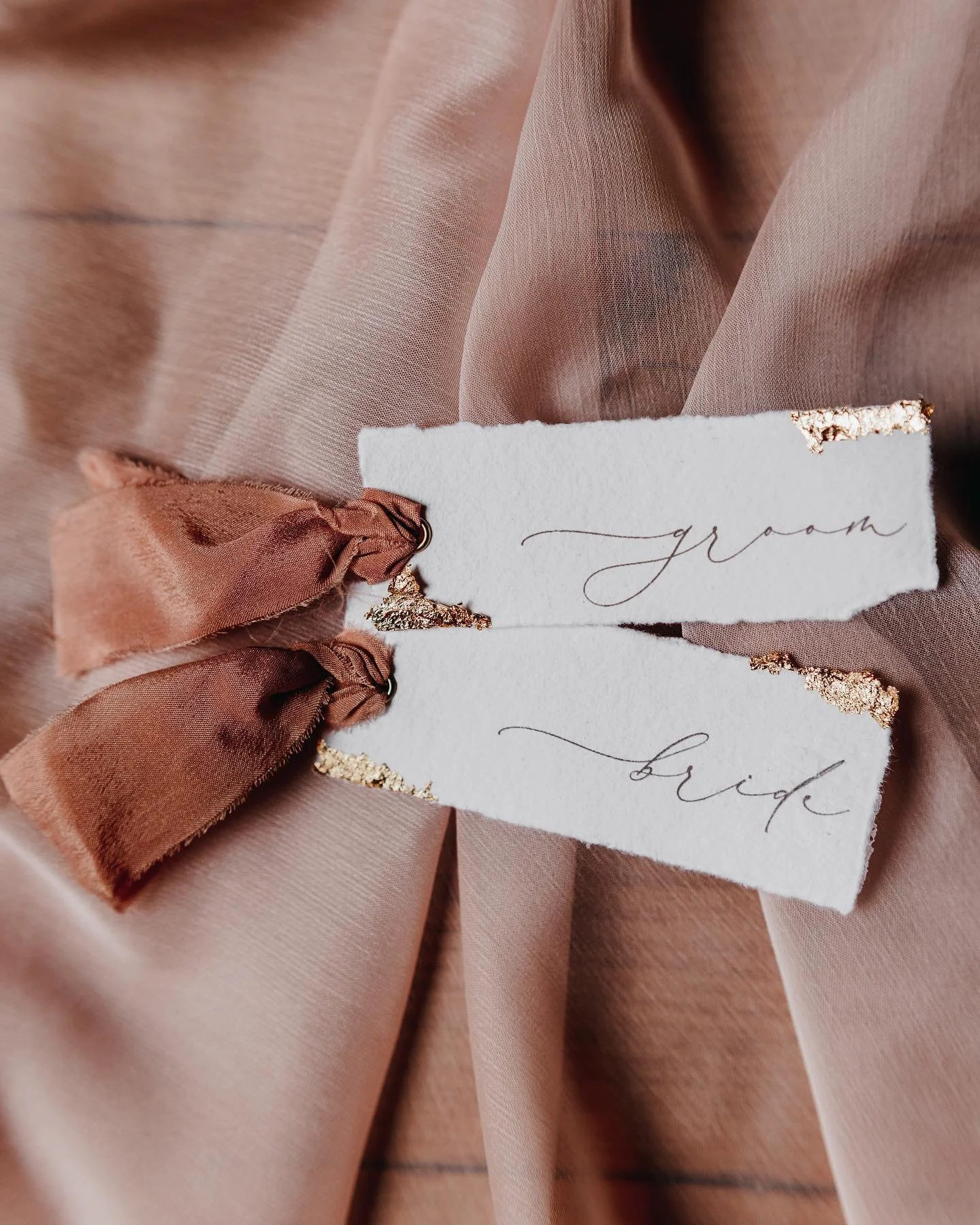 // TAKE YOUR SEAT //
Could these place cards be any prettier?&hellip;

Although we offer the standard, tented place cards, we love nothing more than creating beautiful pieces like this to elevate your table settings. Small decisions can make the bigg