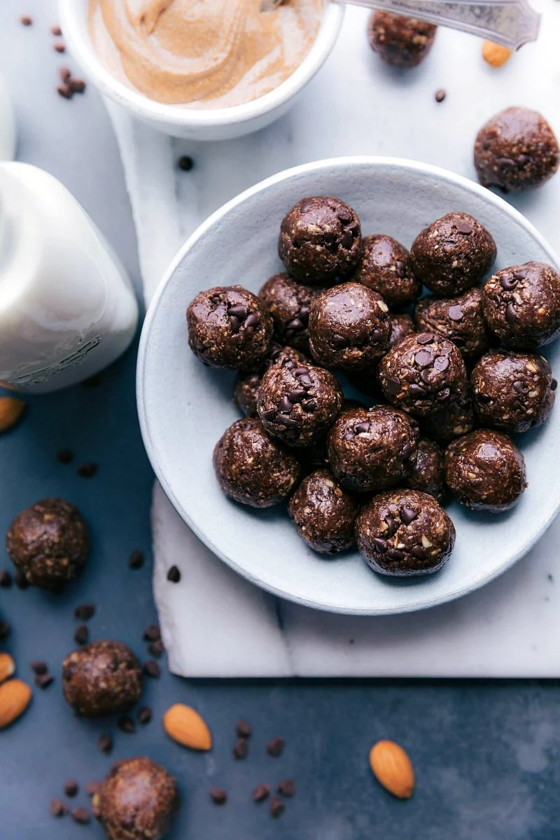 Triple Chocolate Energy Bites (Contains Almonds, Dairy))