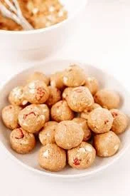 strawberry cheesecake energy bites.jpg