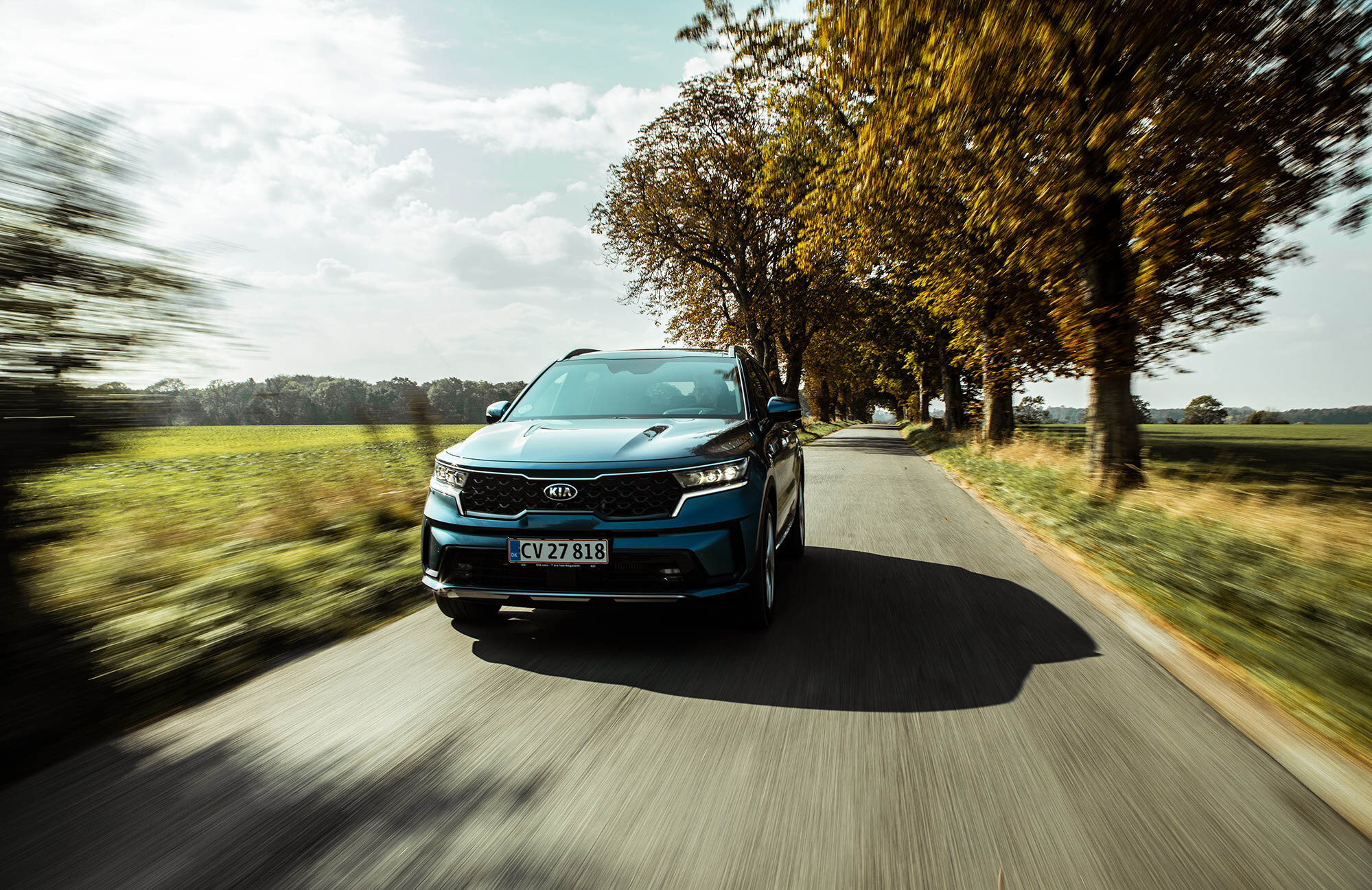 Kia_Sorento_Blå_Dynamisk_02_low-res.jpg