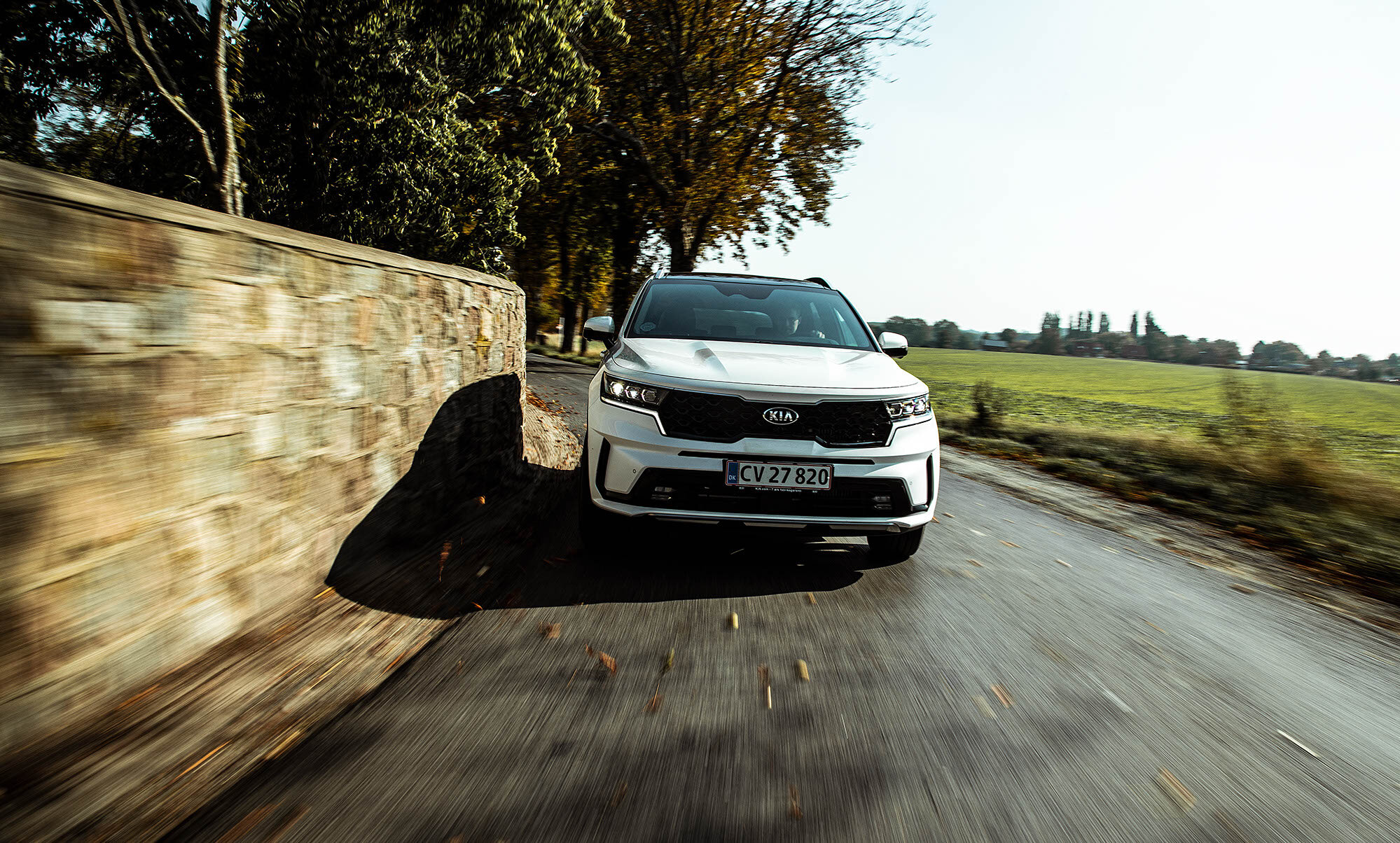 Kia_Sorento_Hvid_Dynamisk_04_low-res.jpg