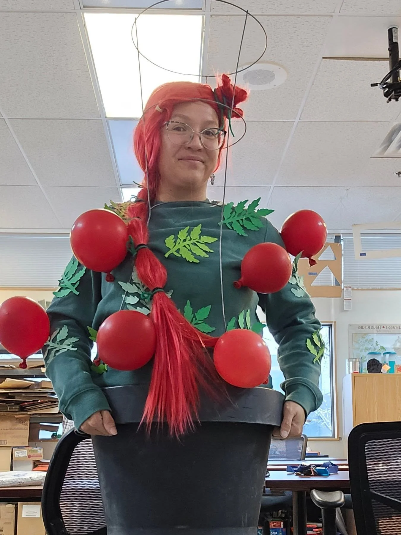 Spooky Halloween tomato 😂